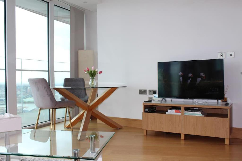 Luxurious Canary Wharf Aptartment - Outstanding City View!