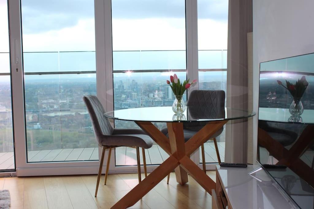 Luxurious Canary Wharf Aptartment - Outstanding City View!