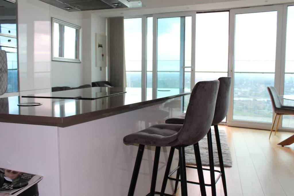 Luxurious Canary Wharf Aptartment - Outstanding City View!