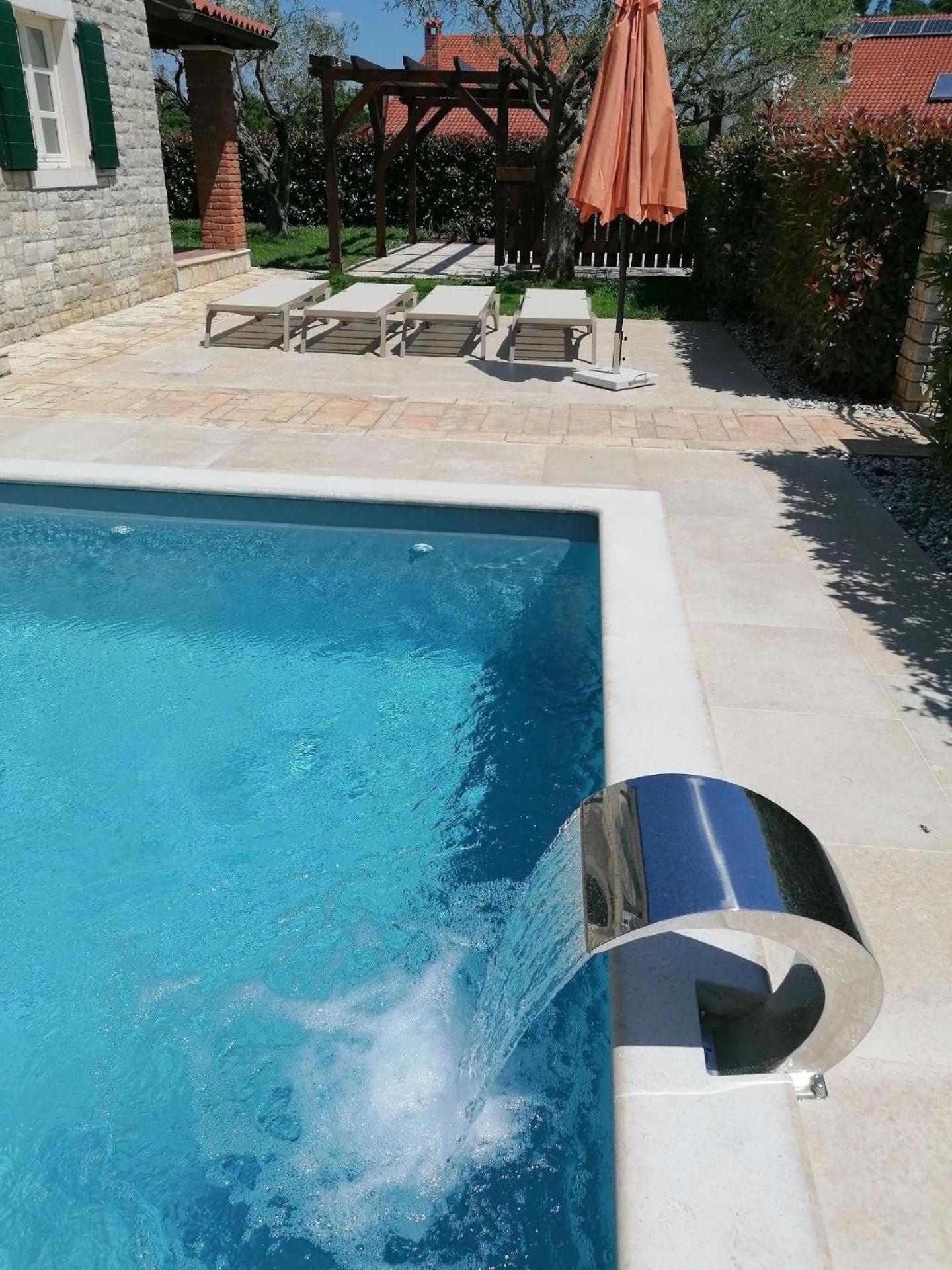 Ferienhaus Villa Nika Mit Privatem Außenwhirlpool