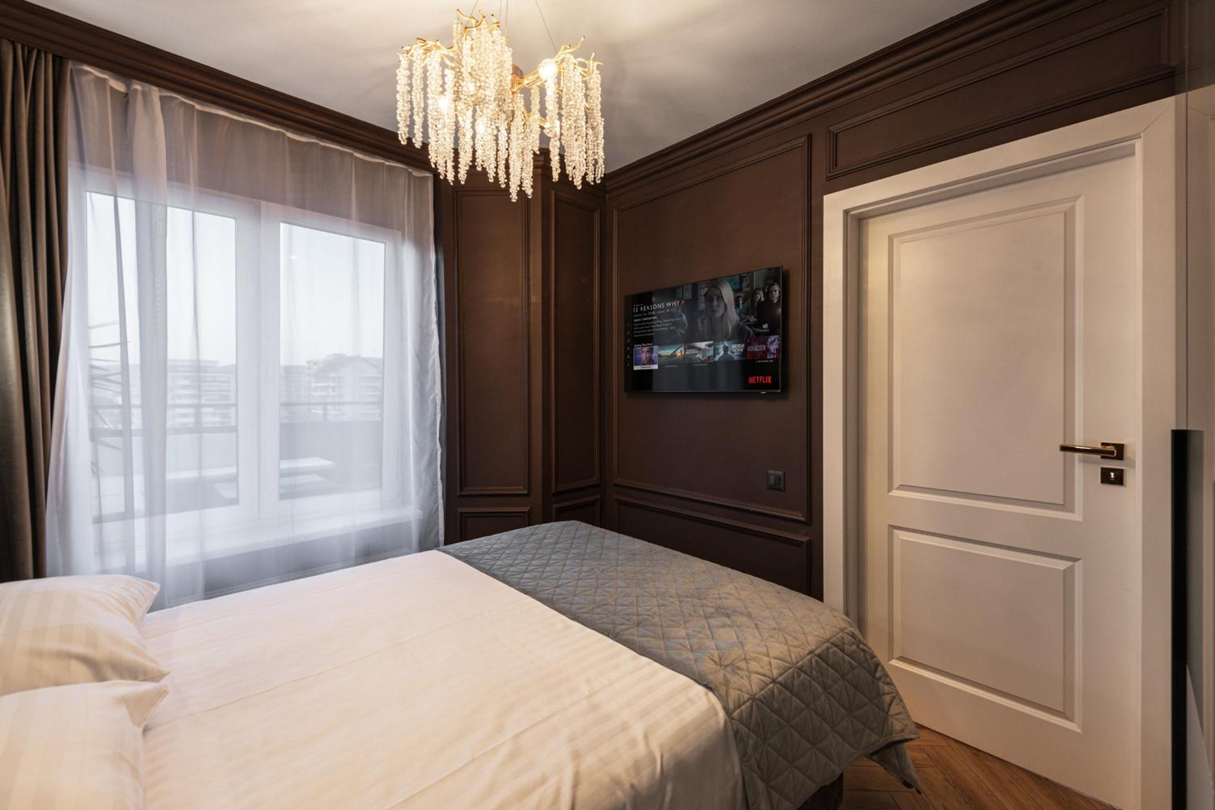 The Episode - Jacuzzi Penthouses