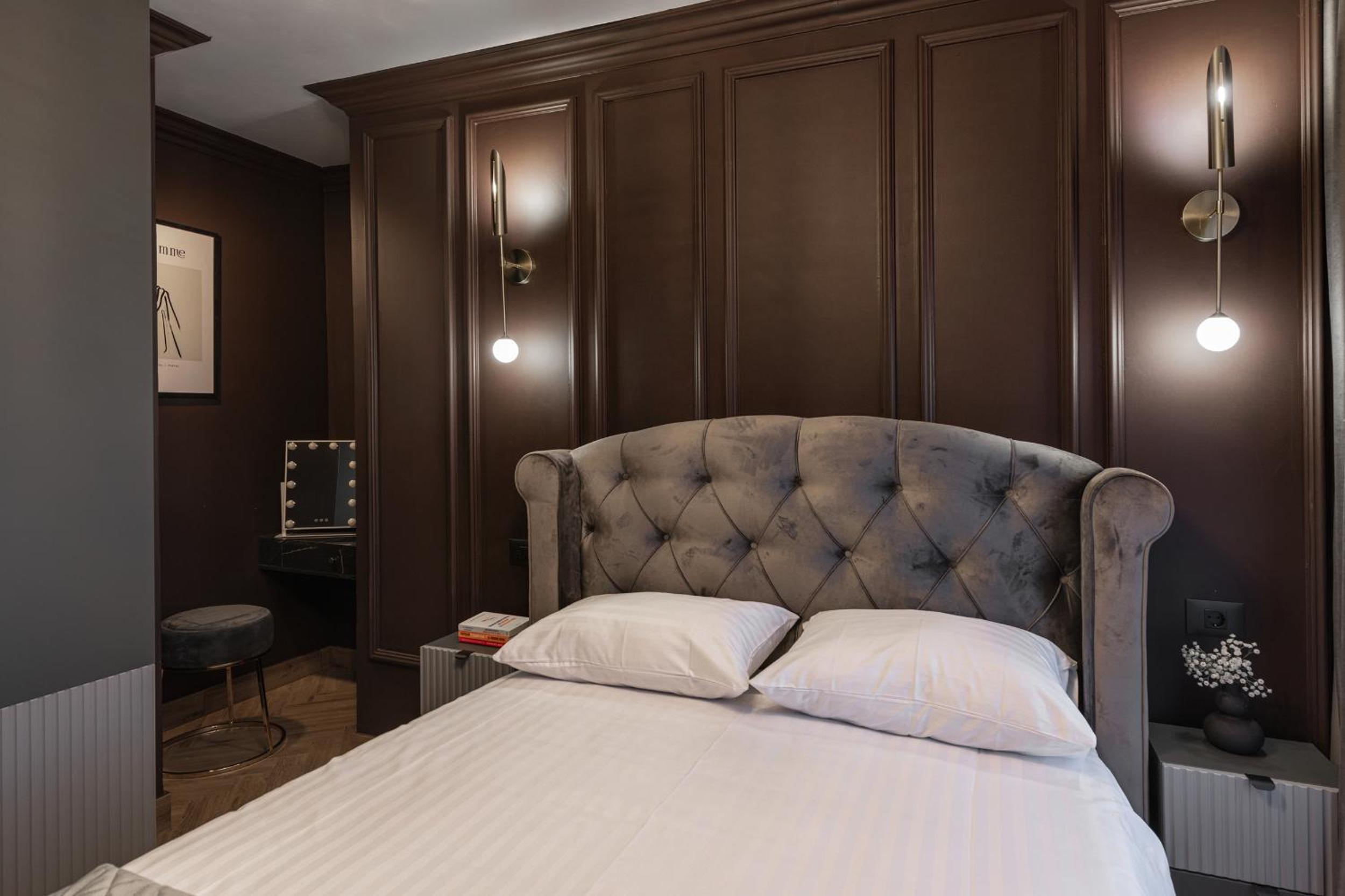 The Episode - Jacuzzi Penthouses