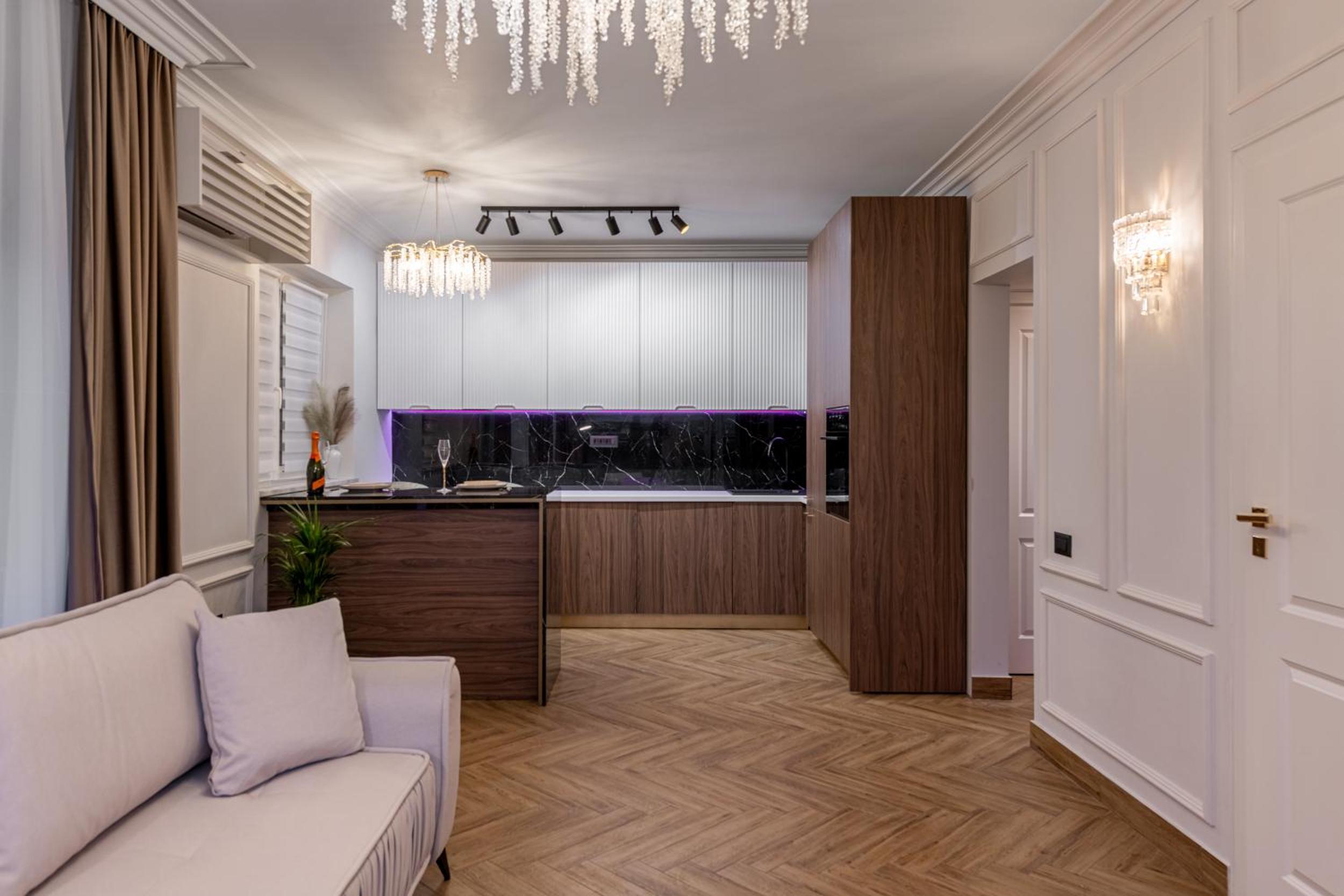 The Episode - Jacuzzi Penthouses