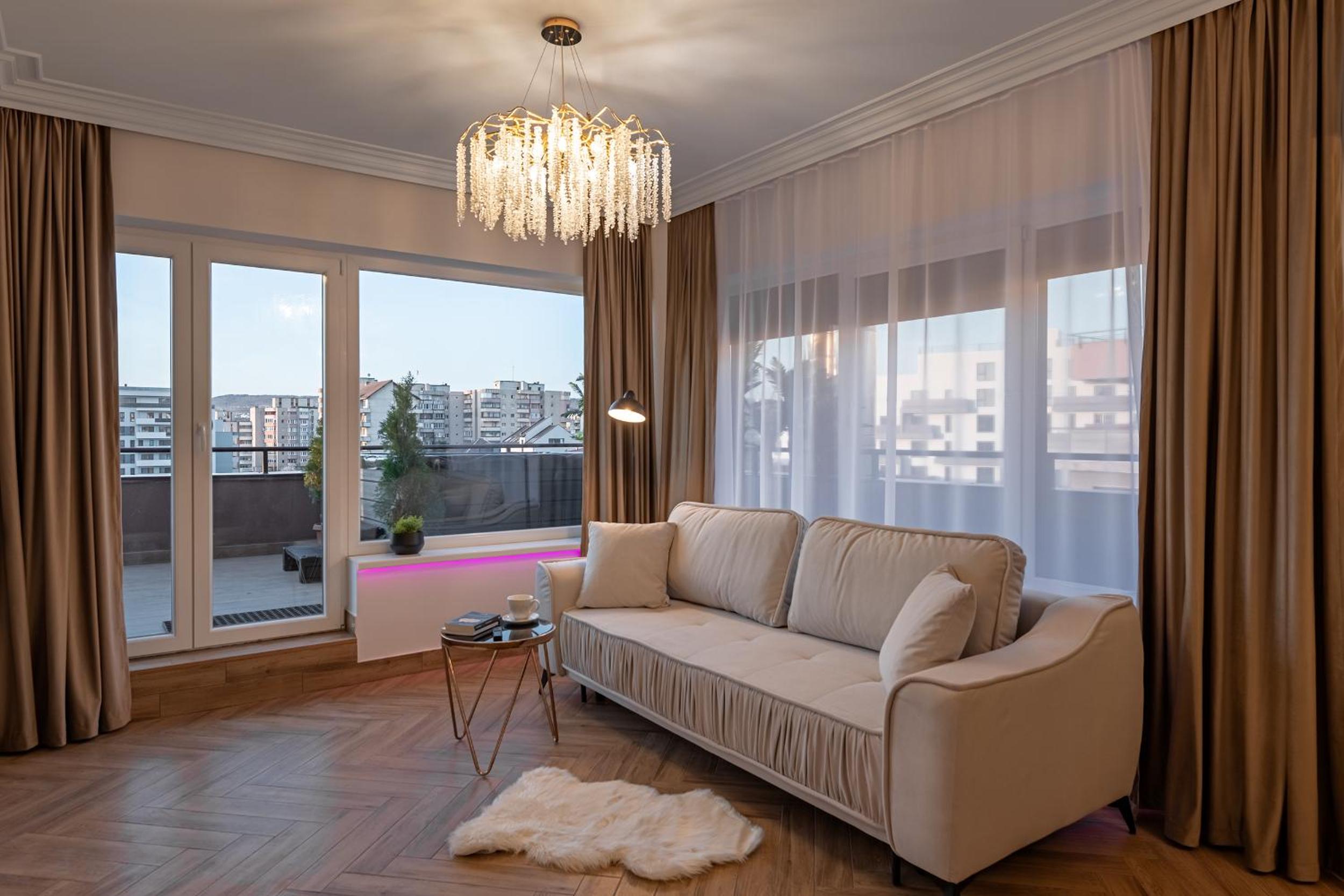 The Episode - Jacuzzi Penthouses