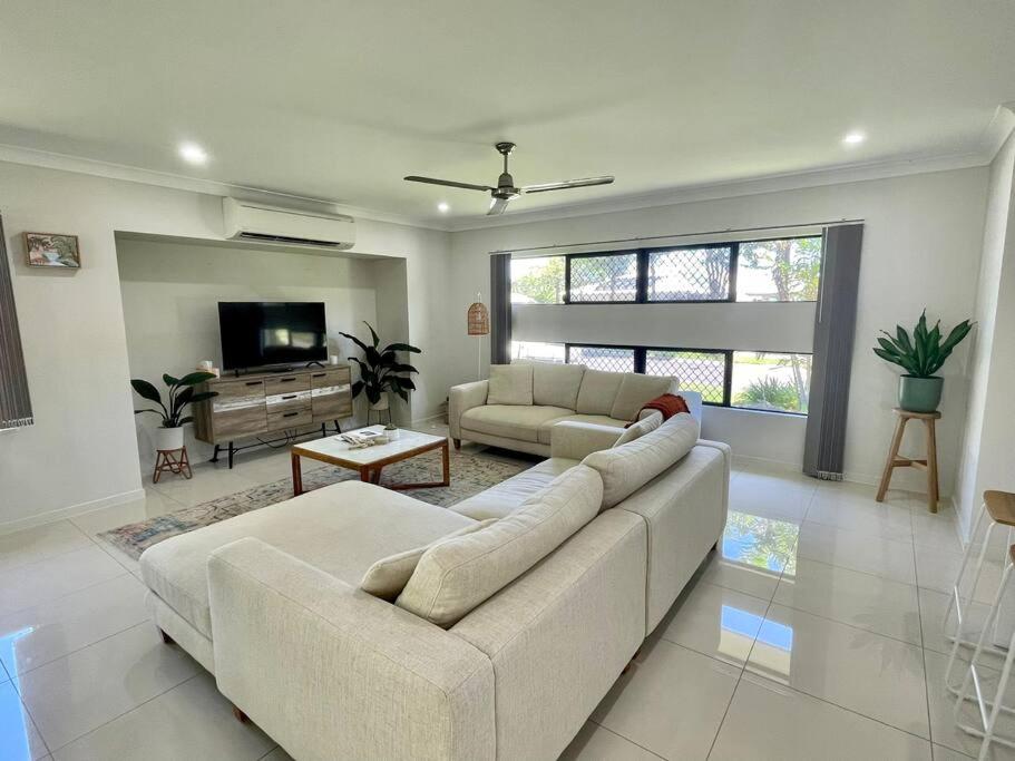 New Pool Now Open! - Trinity Beach Haven - Luxury 4 bedroom home, Steps to the Beach, Surrounded by Mountains