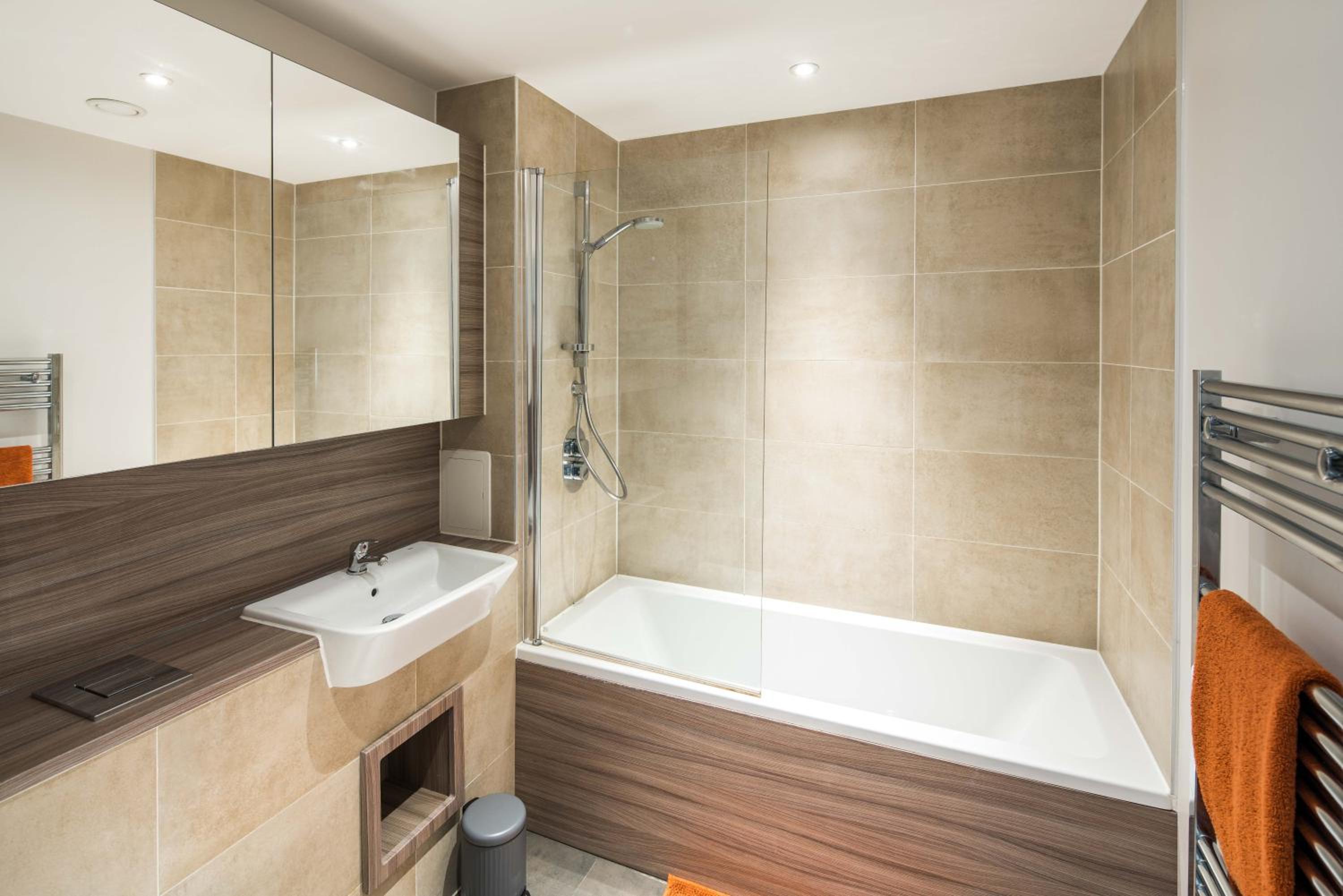 Canning town -2 bed Luxury Apartment