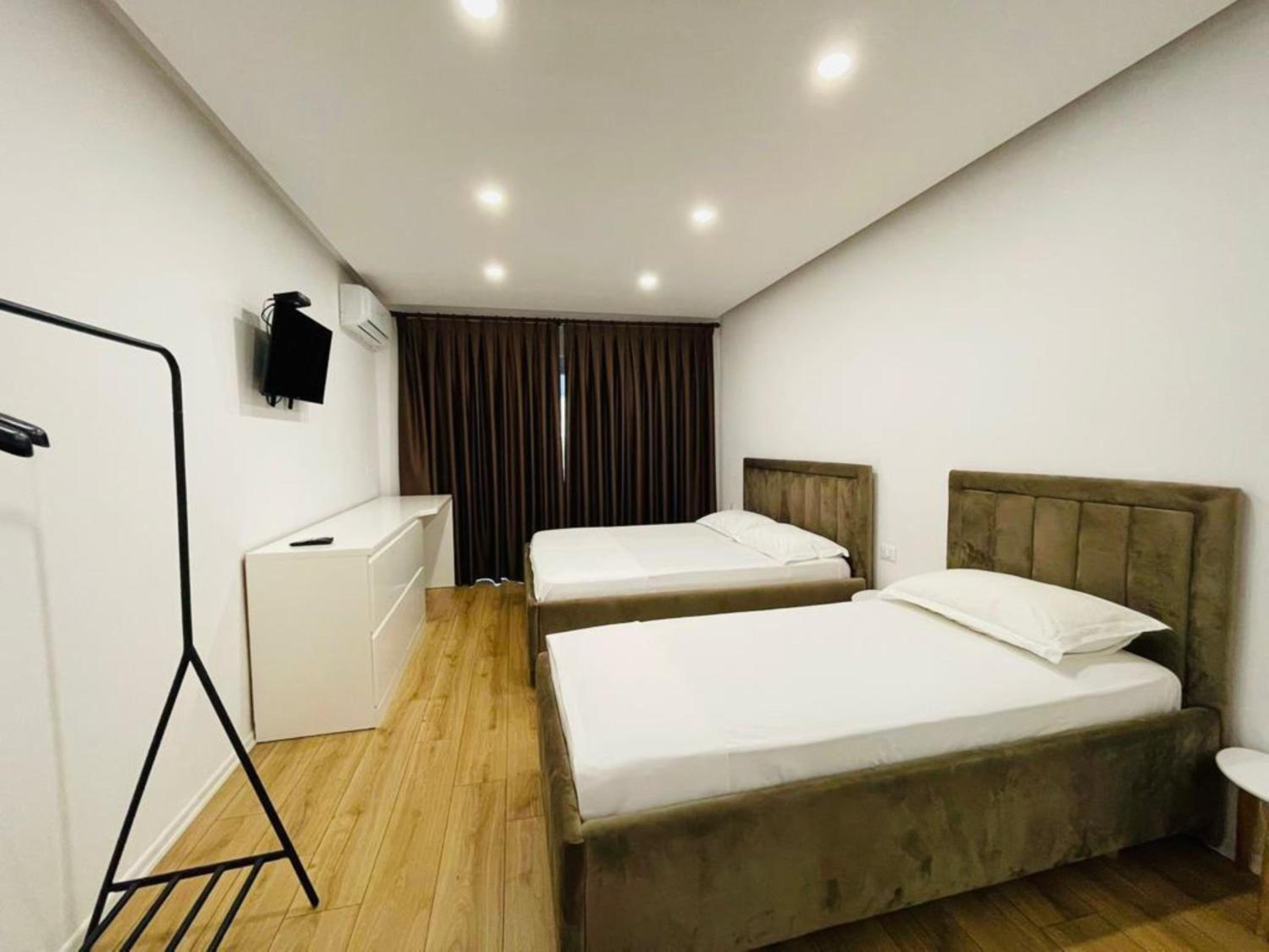 SELA RENT- City Rooms and Studio Apartments