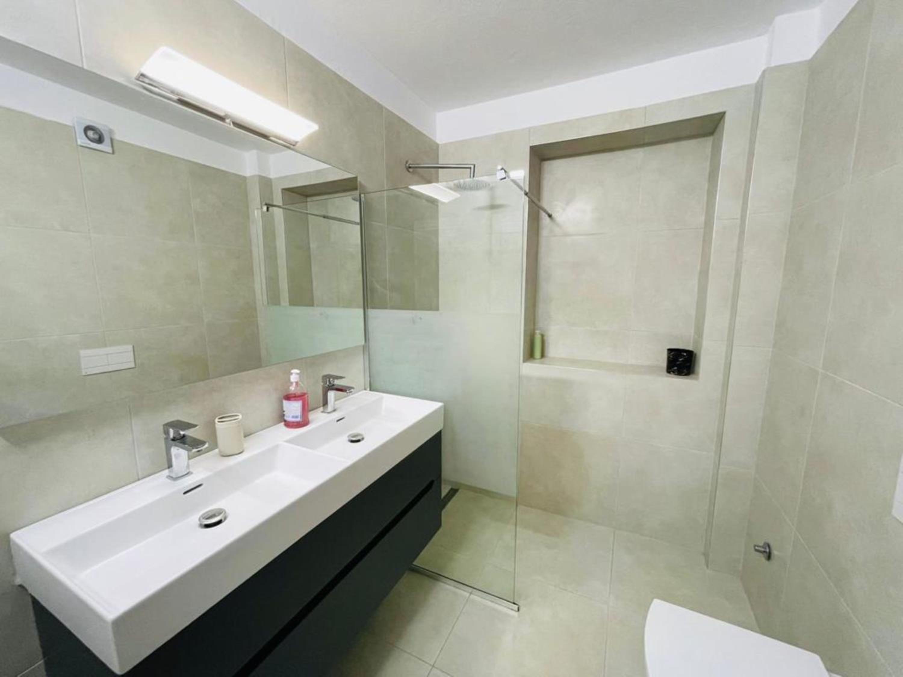 SELA RENT- City Rooms and Studio Apartments