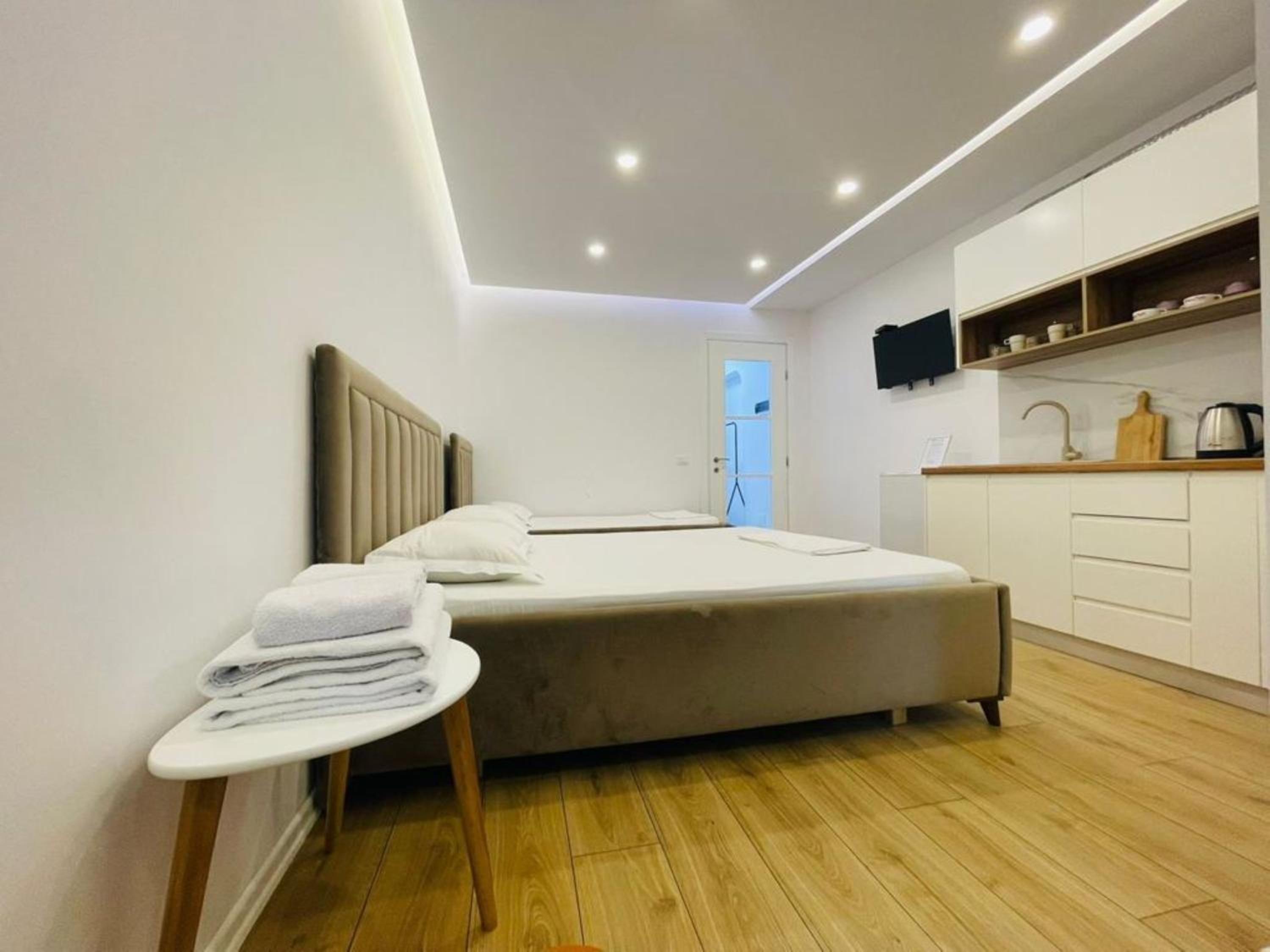 SELA RENT- City Rooms and Studio Apartments