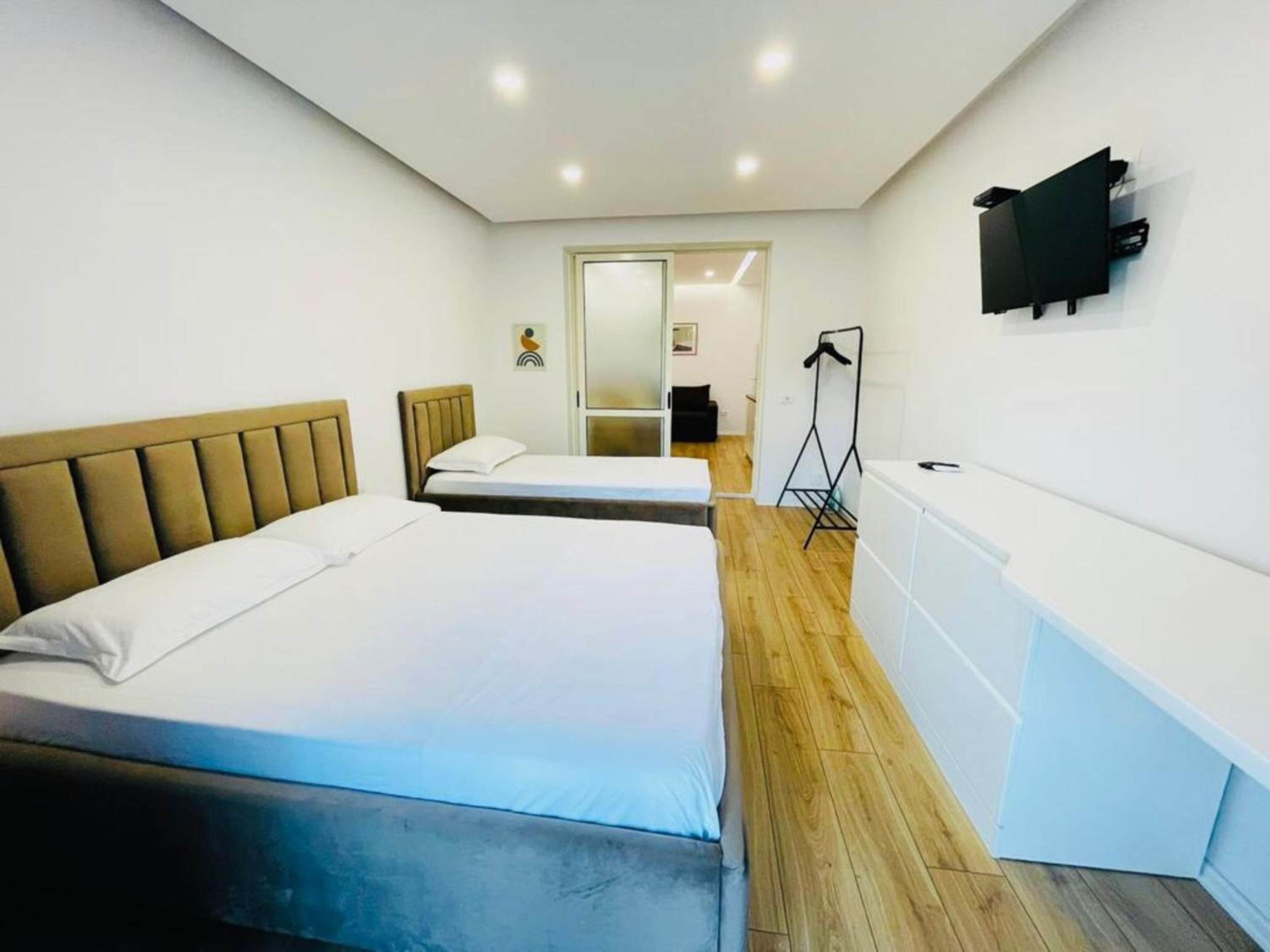 SELA RENT- City Rooms and Studio Apartments