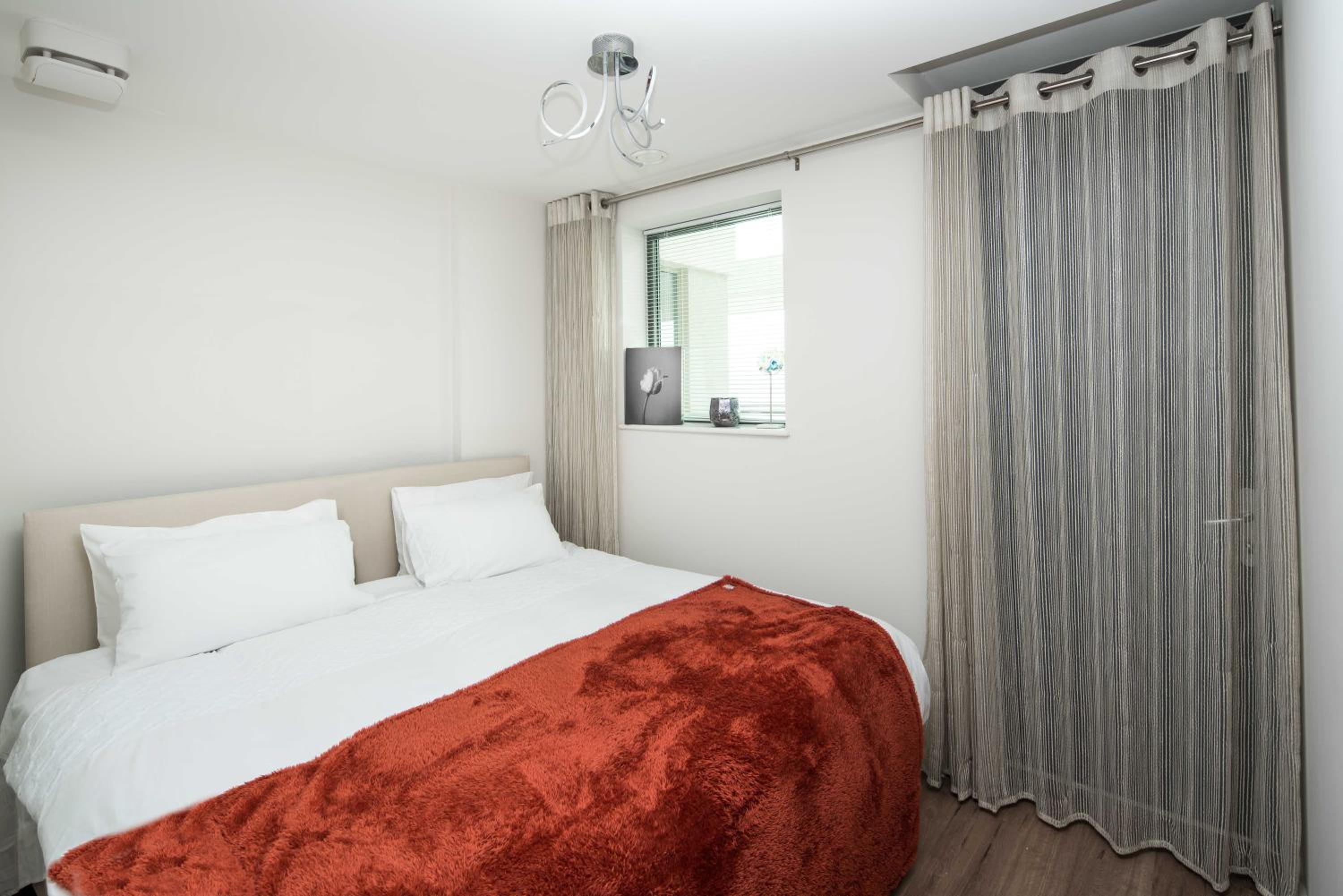 Canning town -2 bed Luxury Apartment