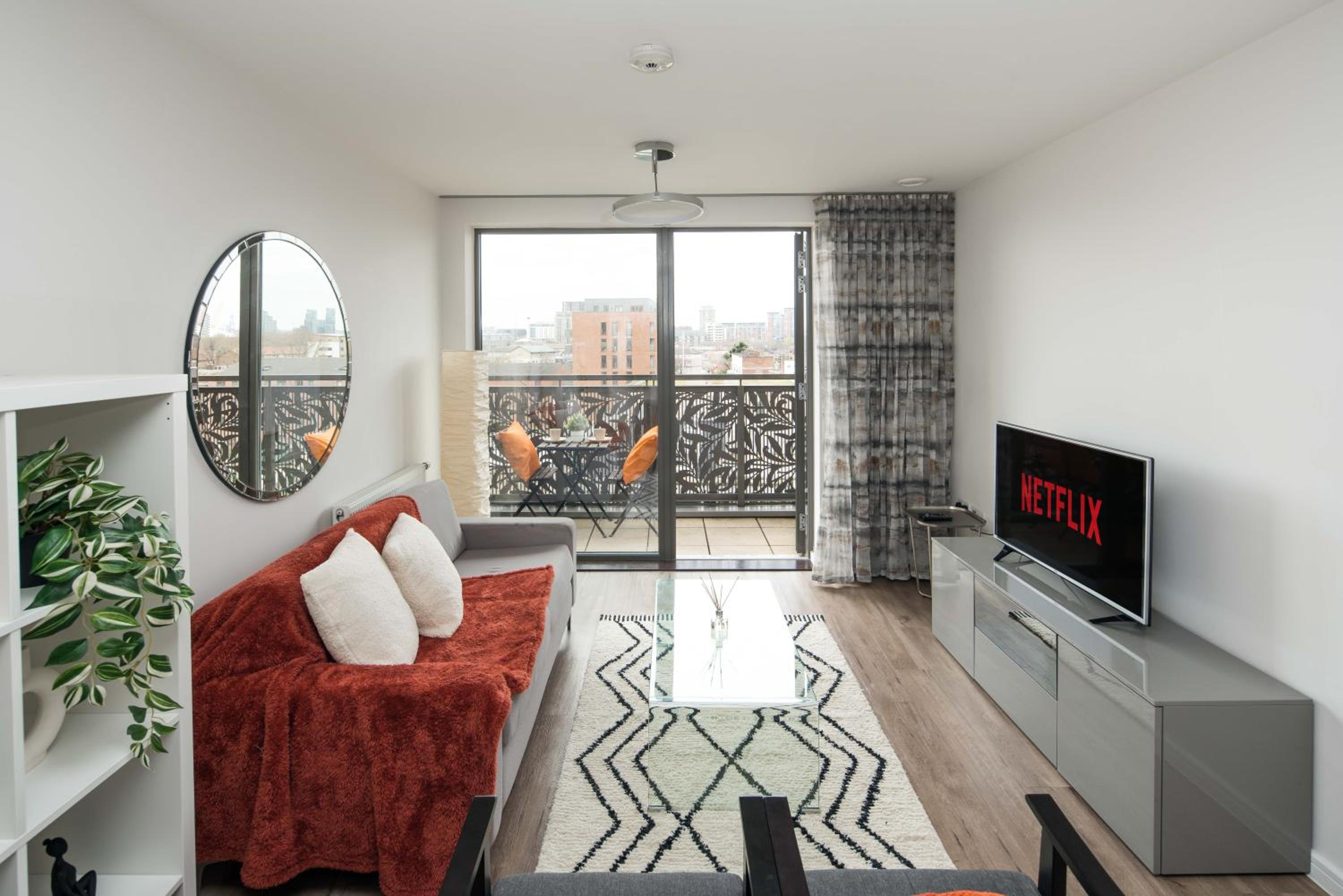 Canning town -2 bed Luxury Apartment