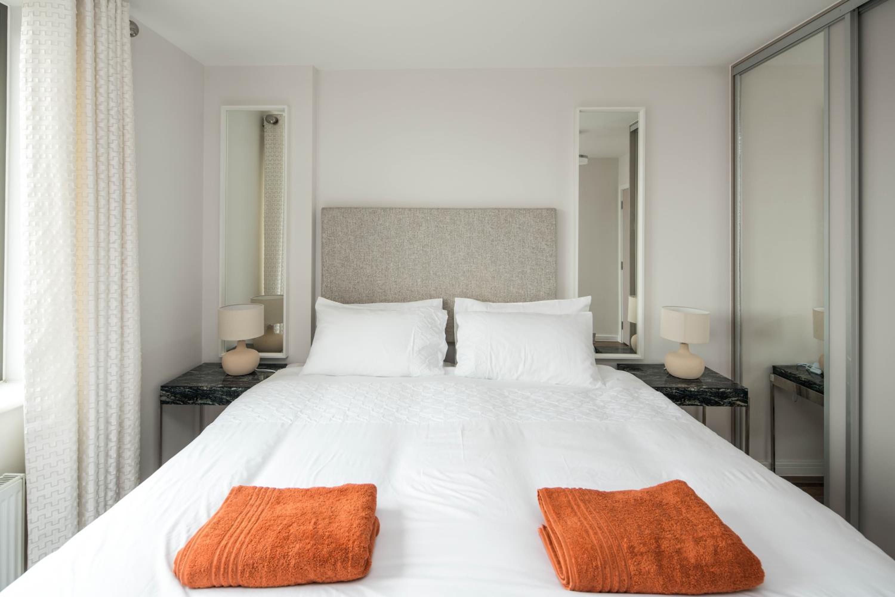 Canning town -2 bed Luxury Apartment