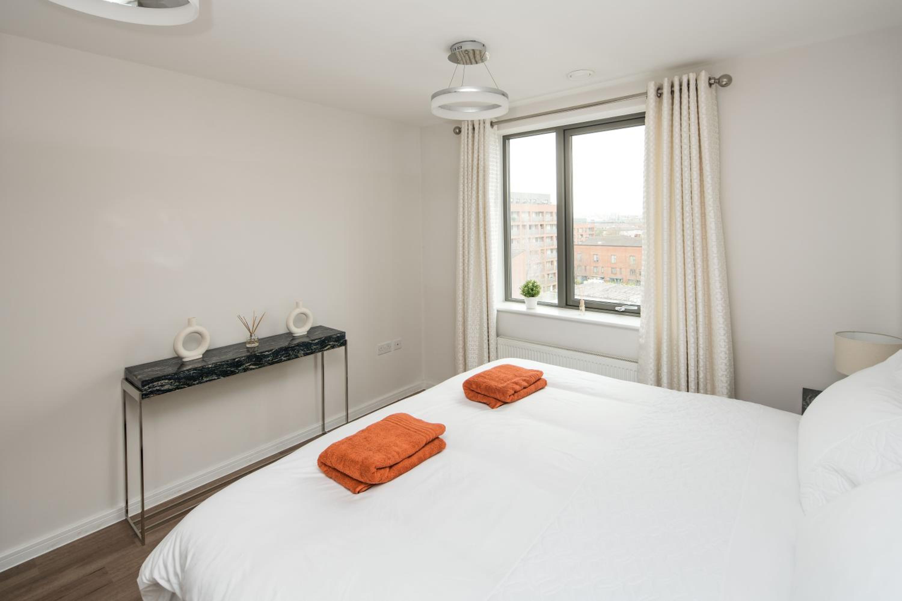Canning town -2 bed Luxury Apartment