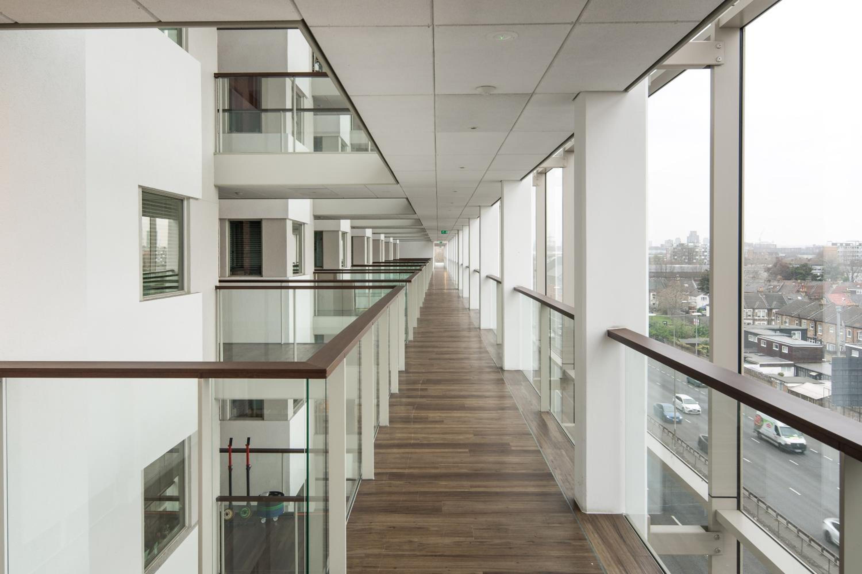 Canning town -2 bed Luxury Apartment