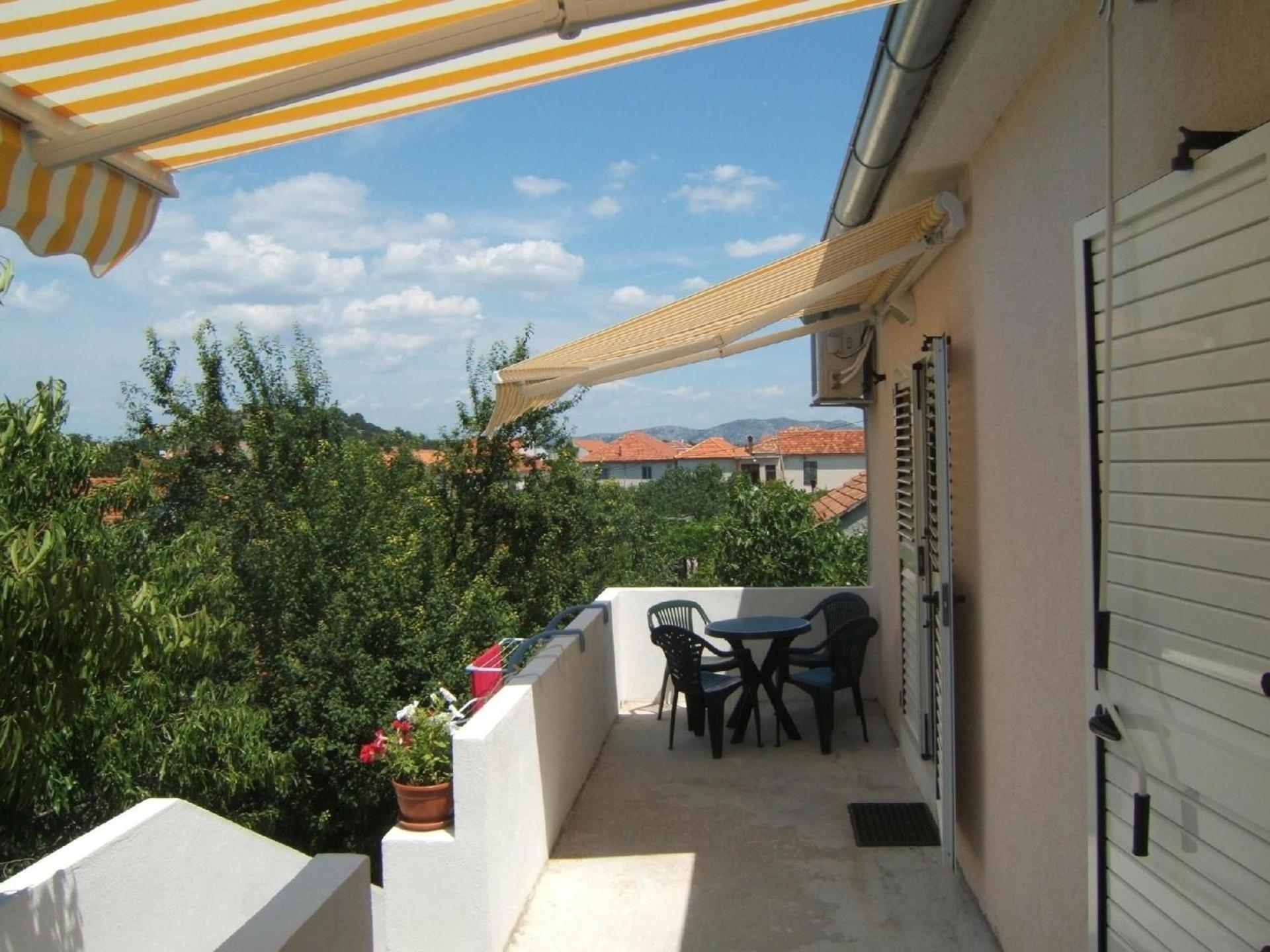 Kleines Apartment Emil Bordo view 4