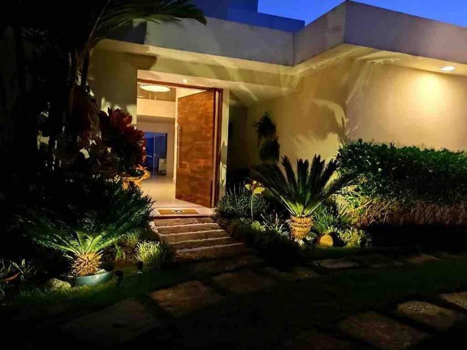 Casa com vista espetacular e piscina em Angra
