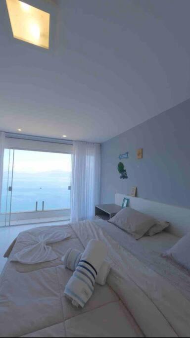 Casa com vista espetacular e piscina em Angra