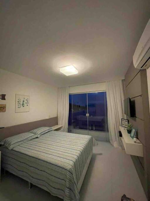 Casa com vista espetacular e piscina em Angra