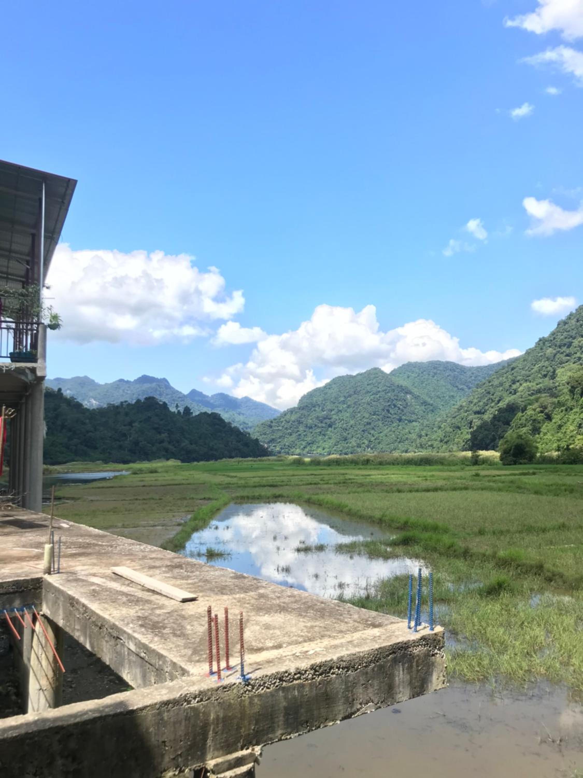 Dat Diem homestay-wooden floor house view 2