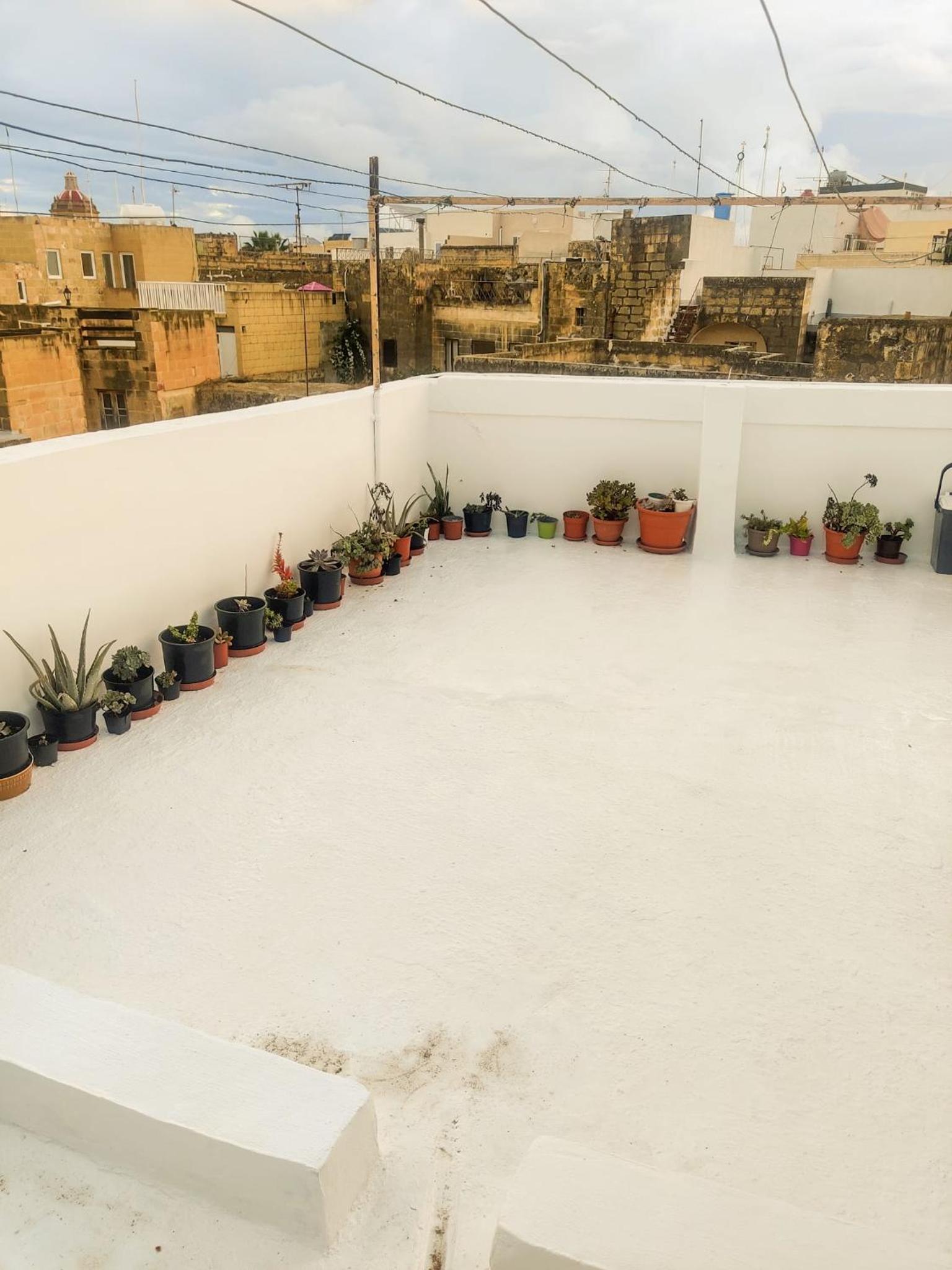 Cute Townhouse in Maltese Village Close To St Peters Pool