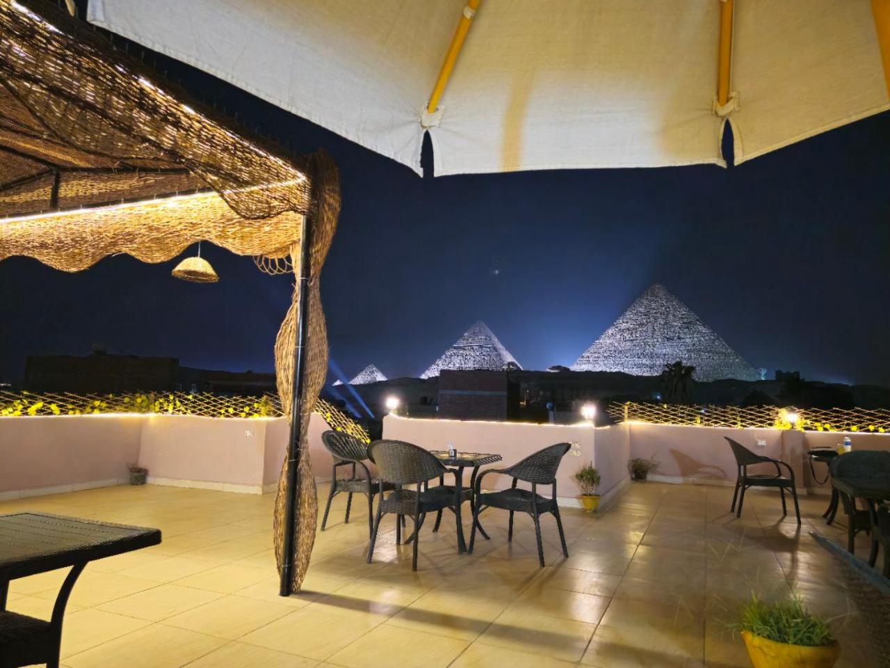New king hur pyramids