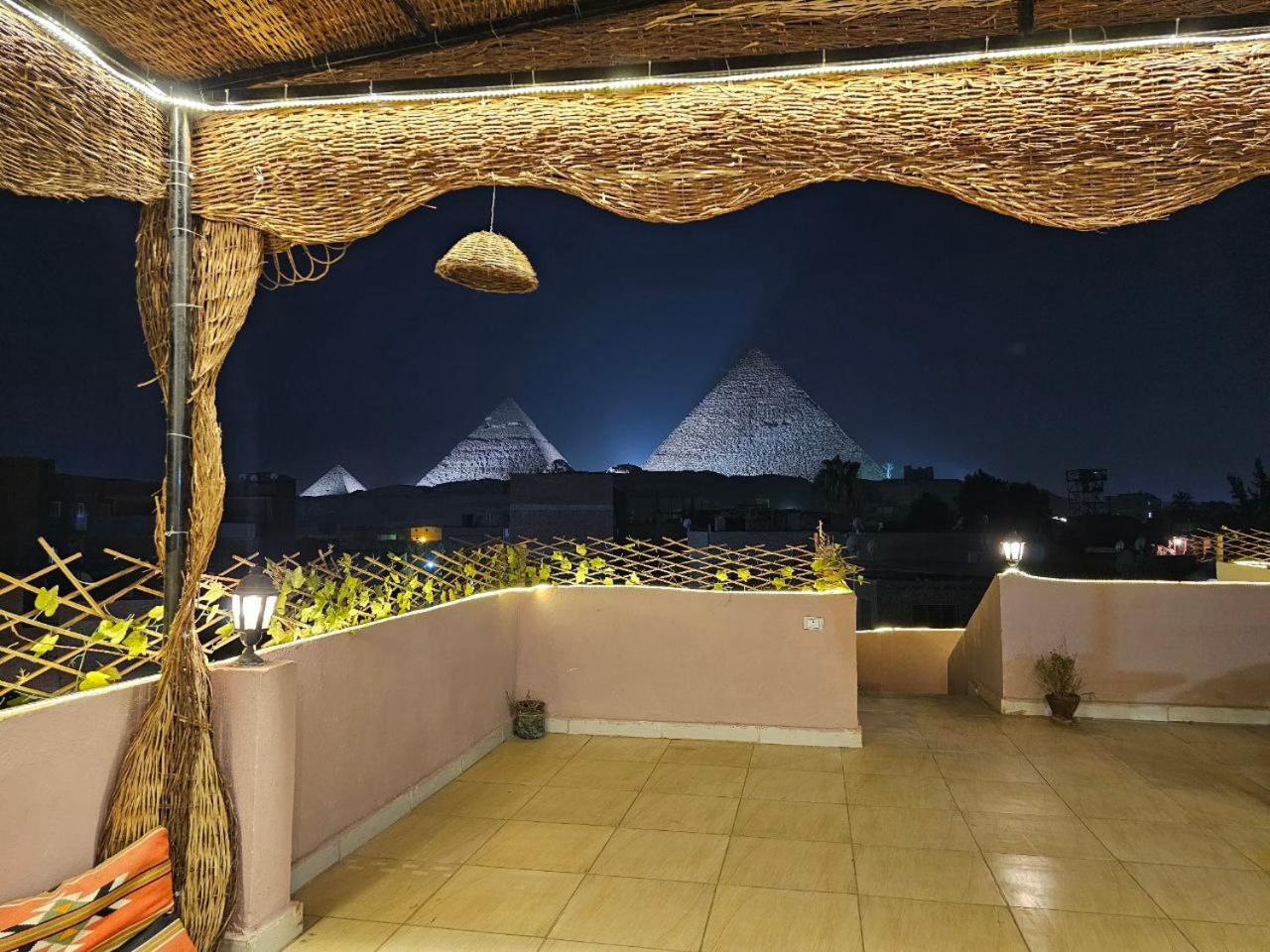New king hur pyramids