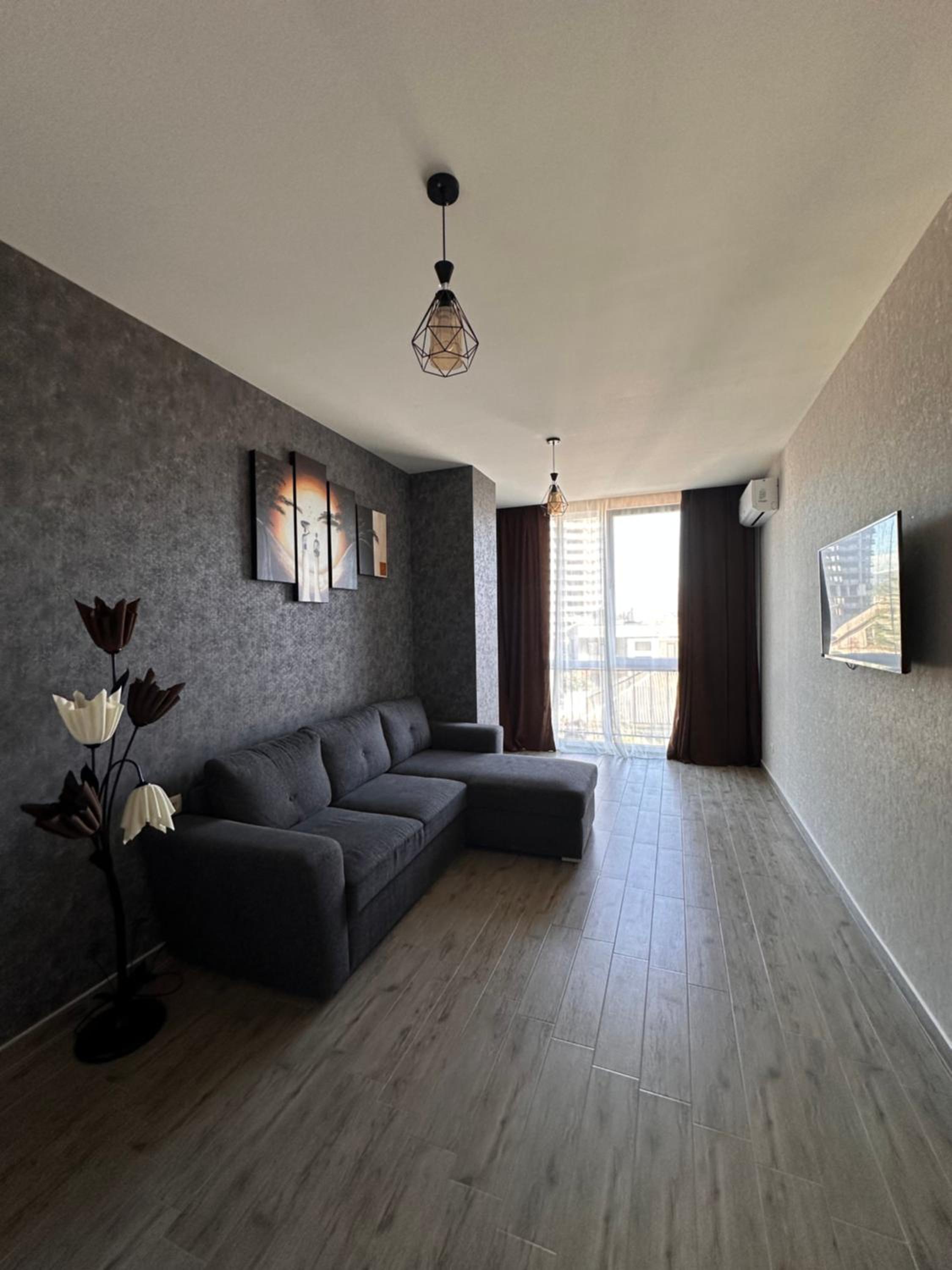 Cozy place New Boulevard view 4