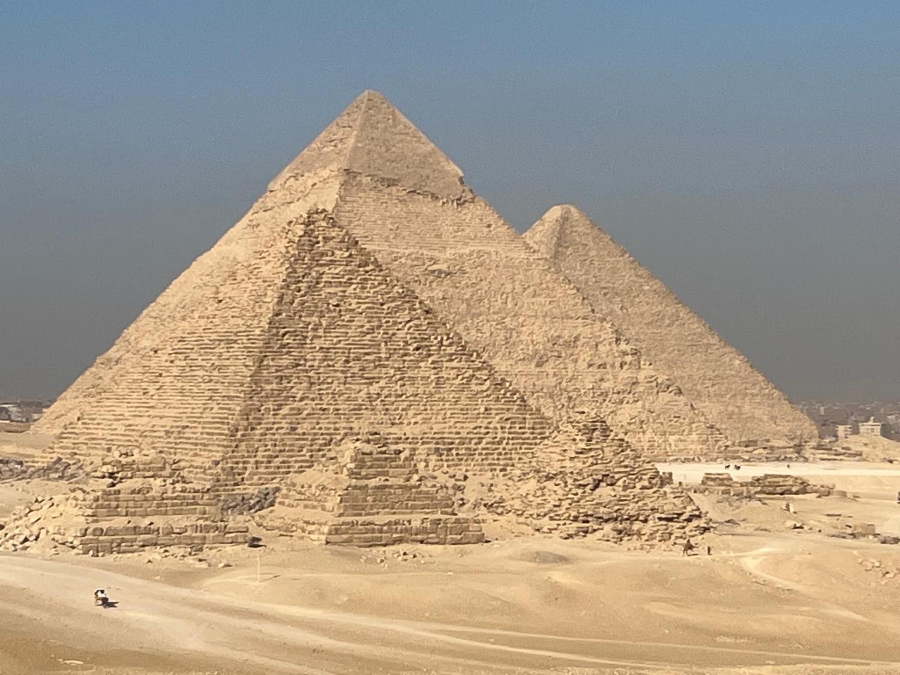 New king hur pyramids