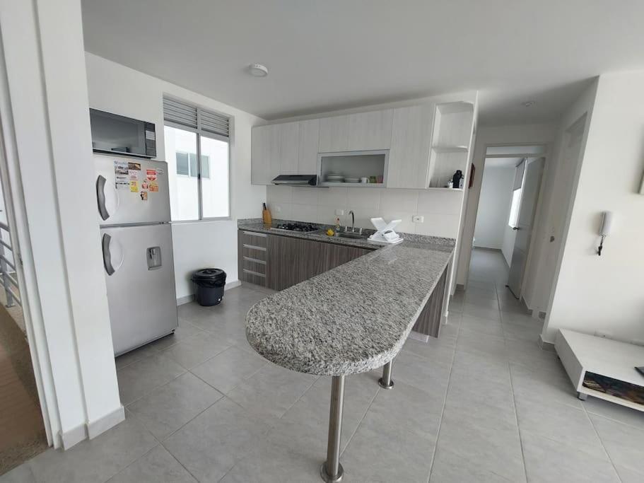 Hermoso Apartamento en Girardot vista a montañas