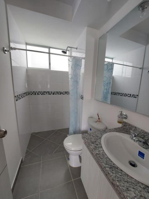 Hermoso Apartamento en Girardot vista a montañas