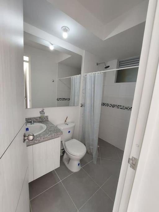 Hermoso Apartamento en Girardot vista a montañas