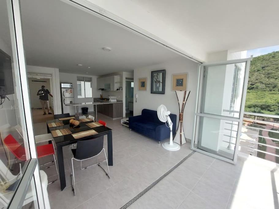 Hermoso Apartamento en Girardot vista a montañas