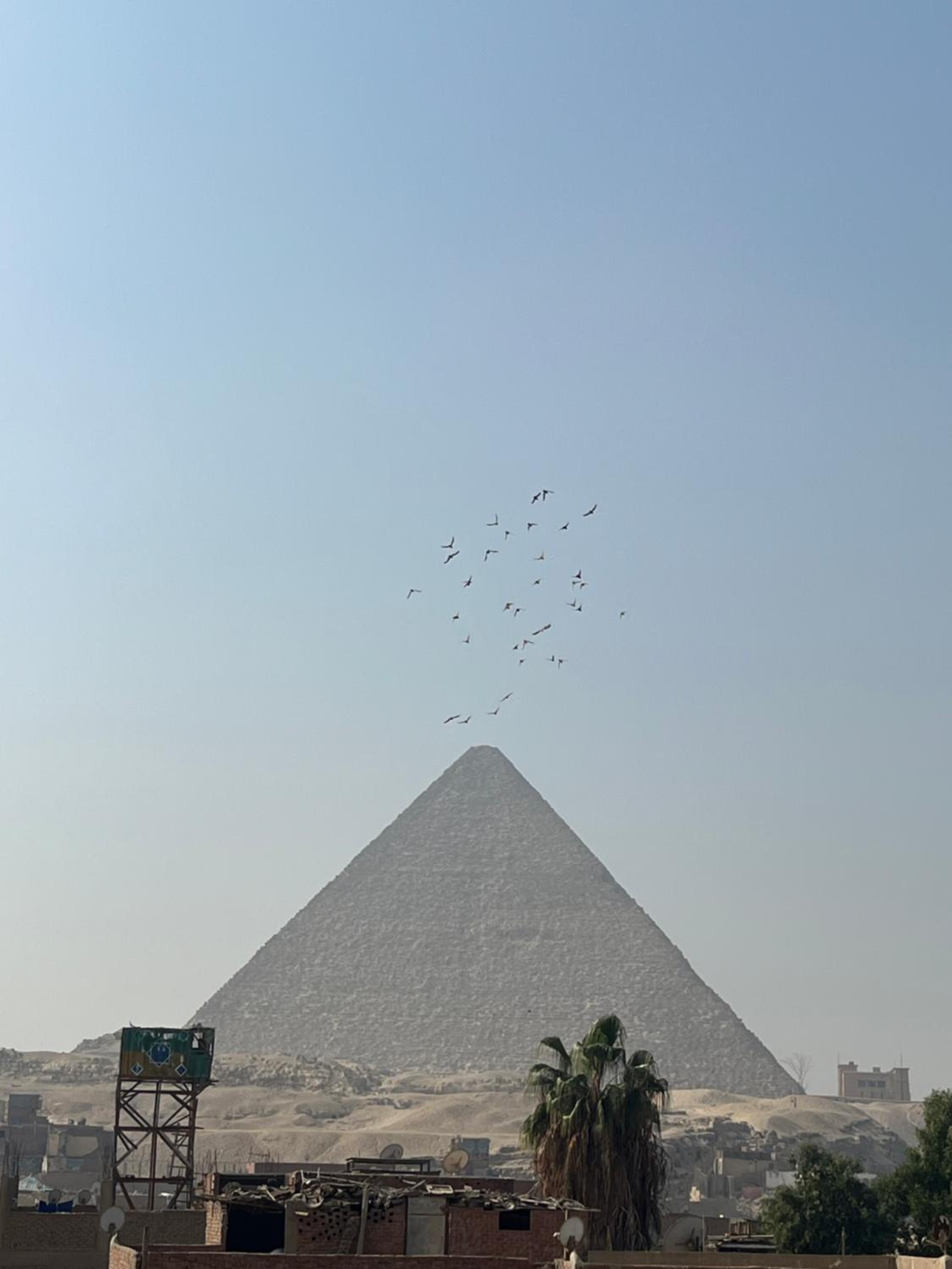 New king hur pyramids