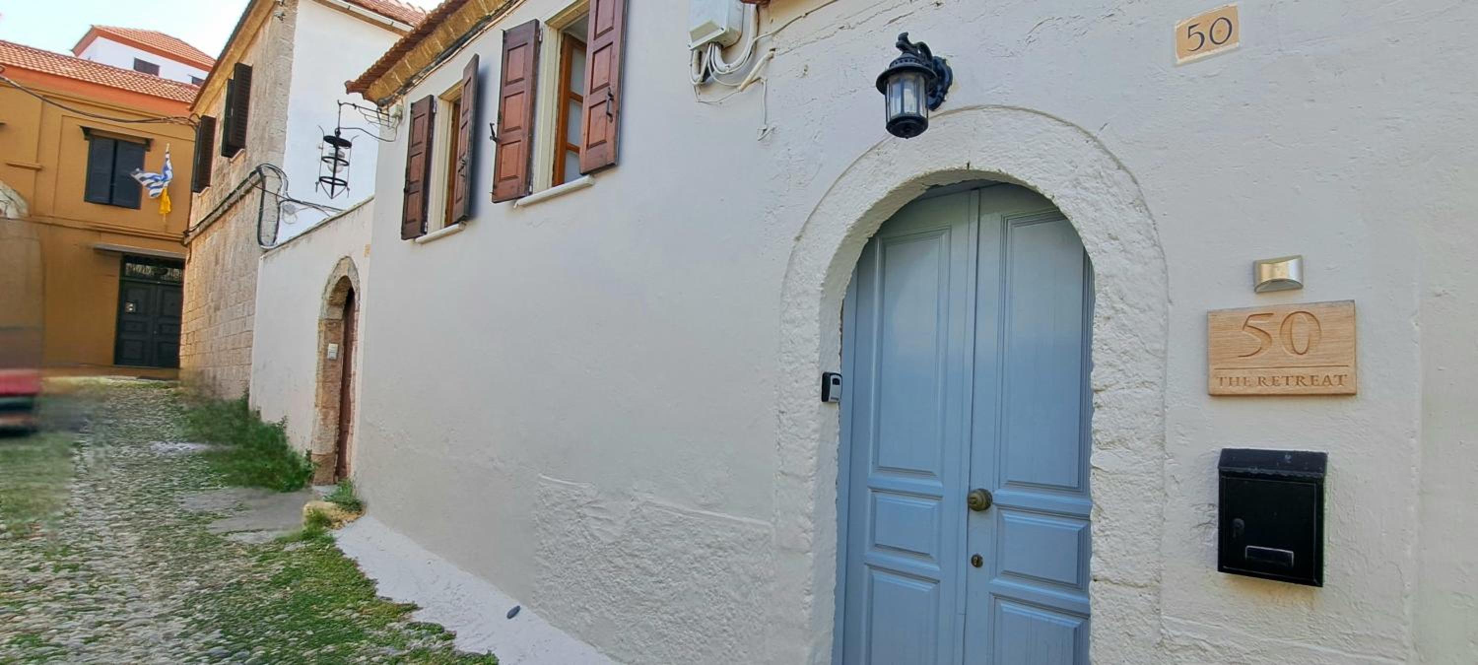 The Retreat in the heart of Old Town Rhodes