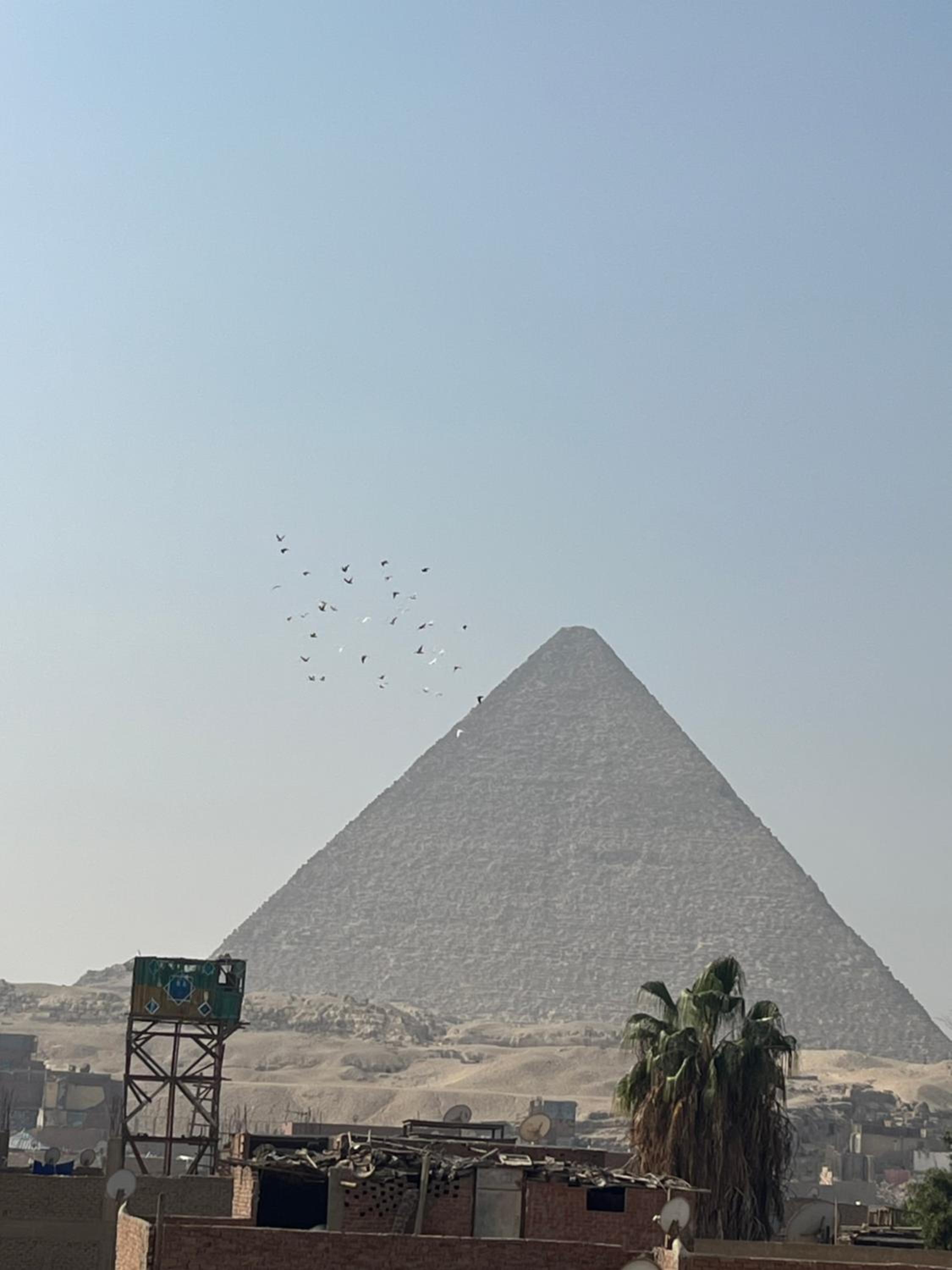 New king hur pyramids