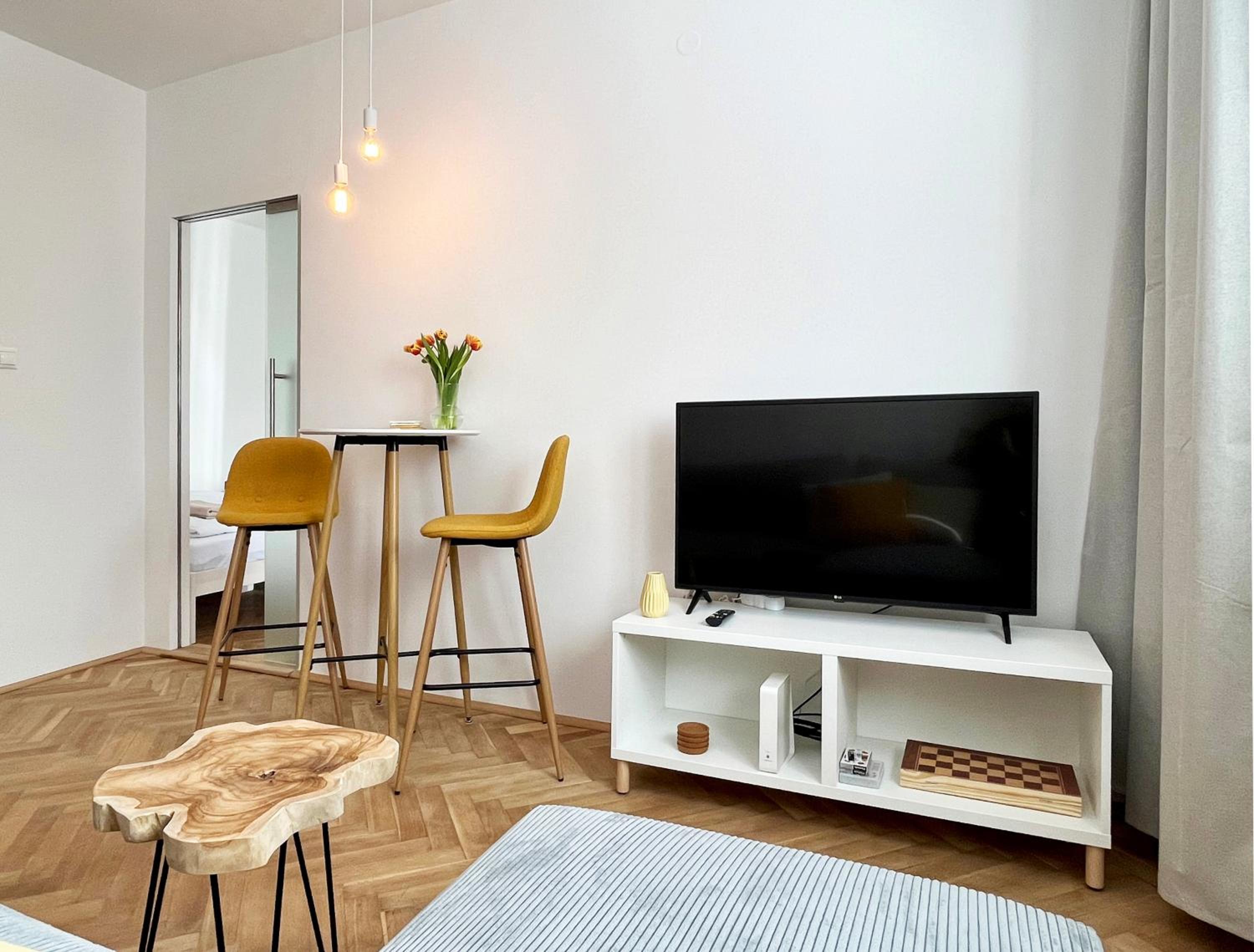Sunny apartment near city centre view 2