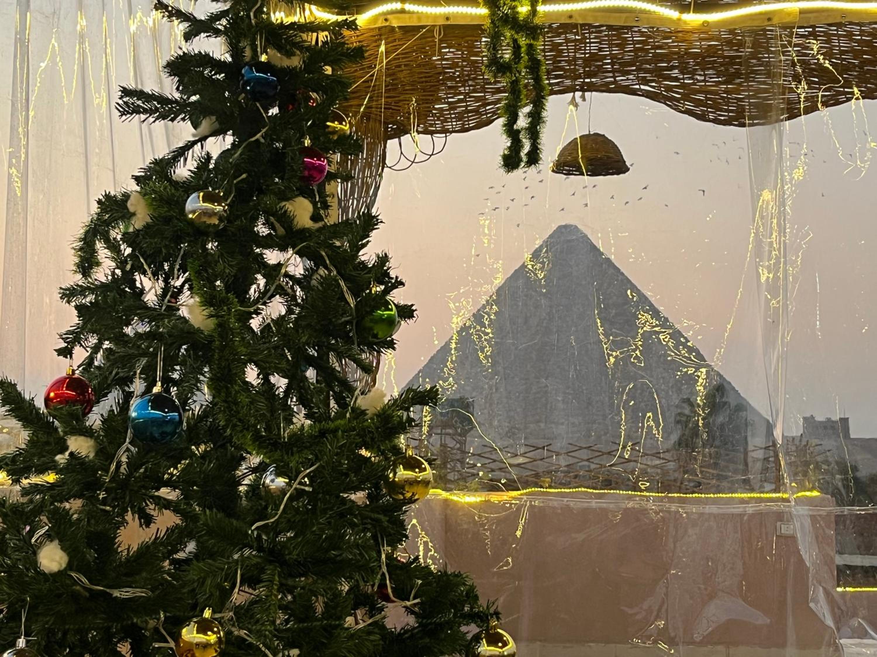 New king hur pyramids