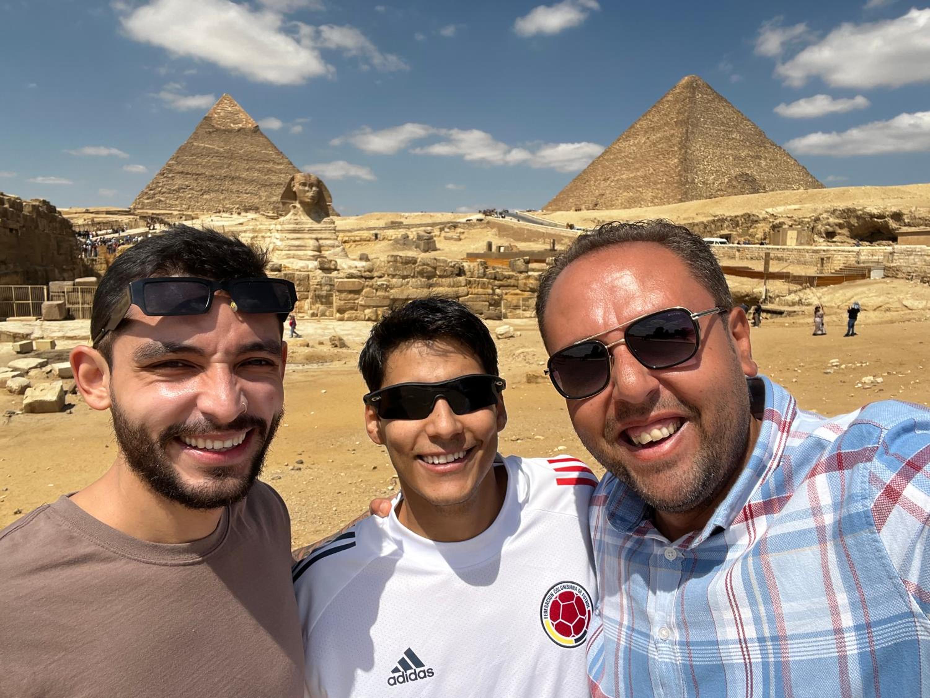 New king hur pyramids