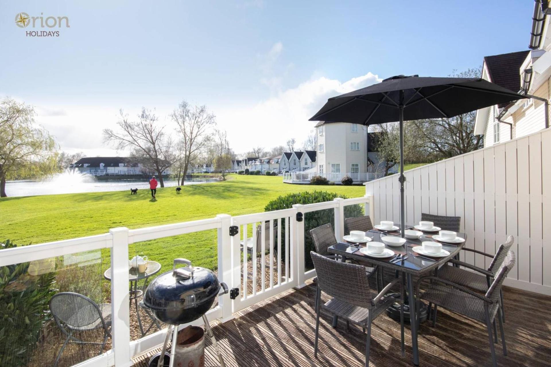 Isis Lakes 50, Natterjack Lodge view 4