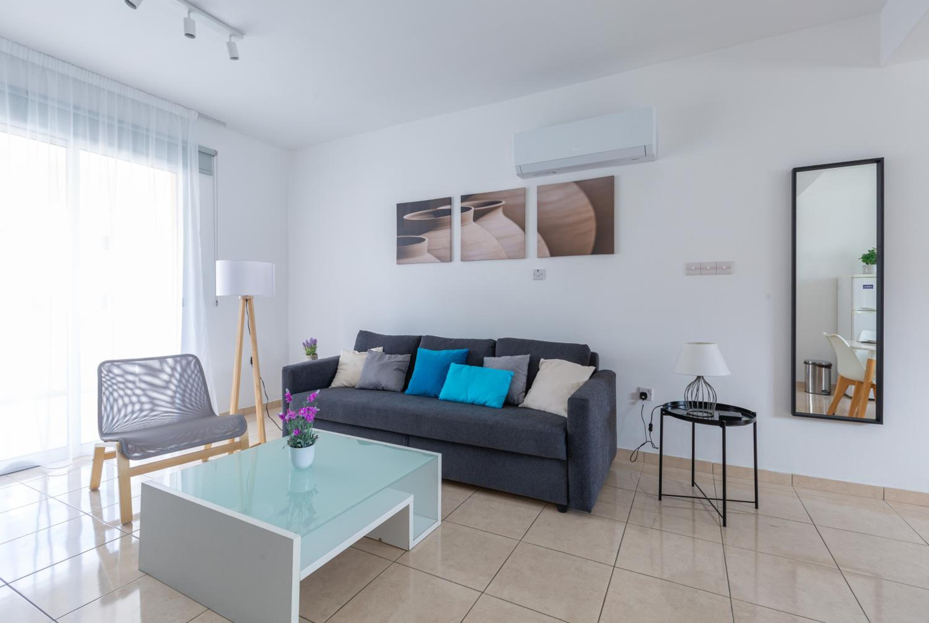 Beautiful 2 bed apartment in Paphos Cyprus