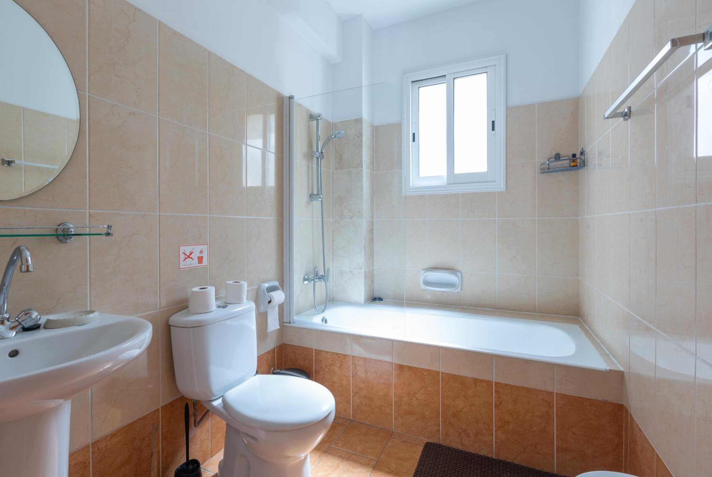 Beautiful 2 bed apartment in Paphos Cyprus