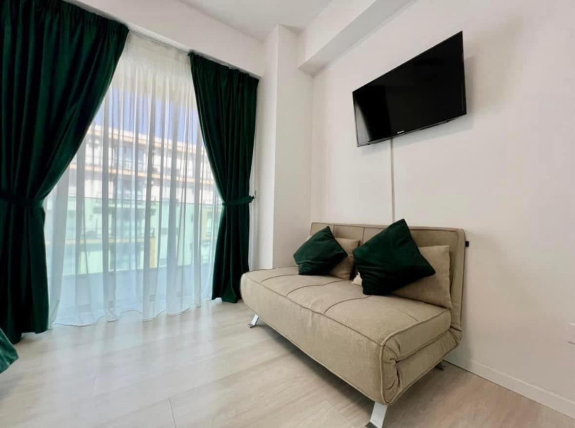 Luxury Alice studio view 4