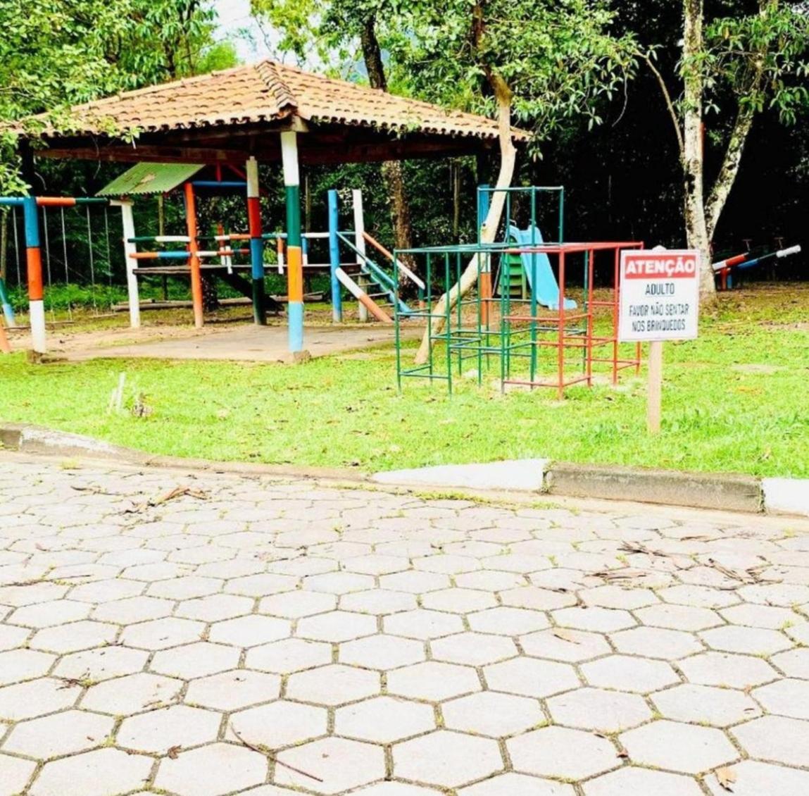 Casa de Praia Massaguaçu! Ao meio Áreas Arborizadas
