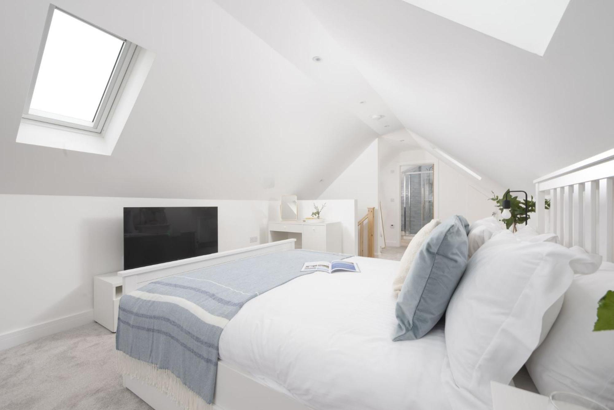 Atlantic Point, Porthleven - Free WiFi & Parking - Coffee Machine - Close to Harbour & Town view 5