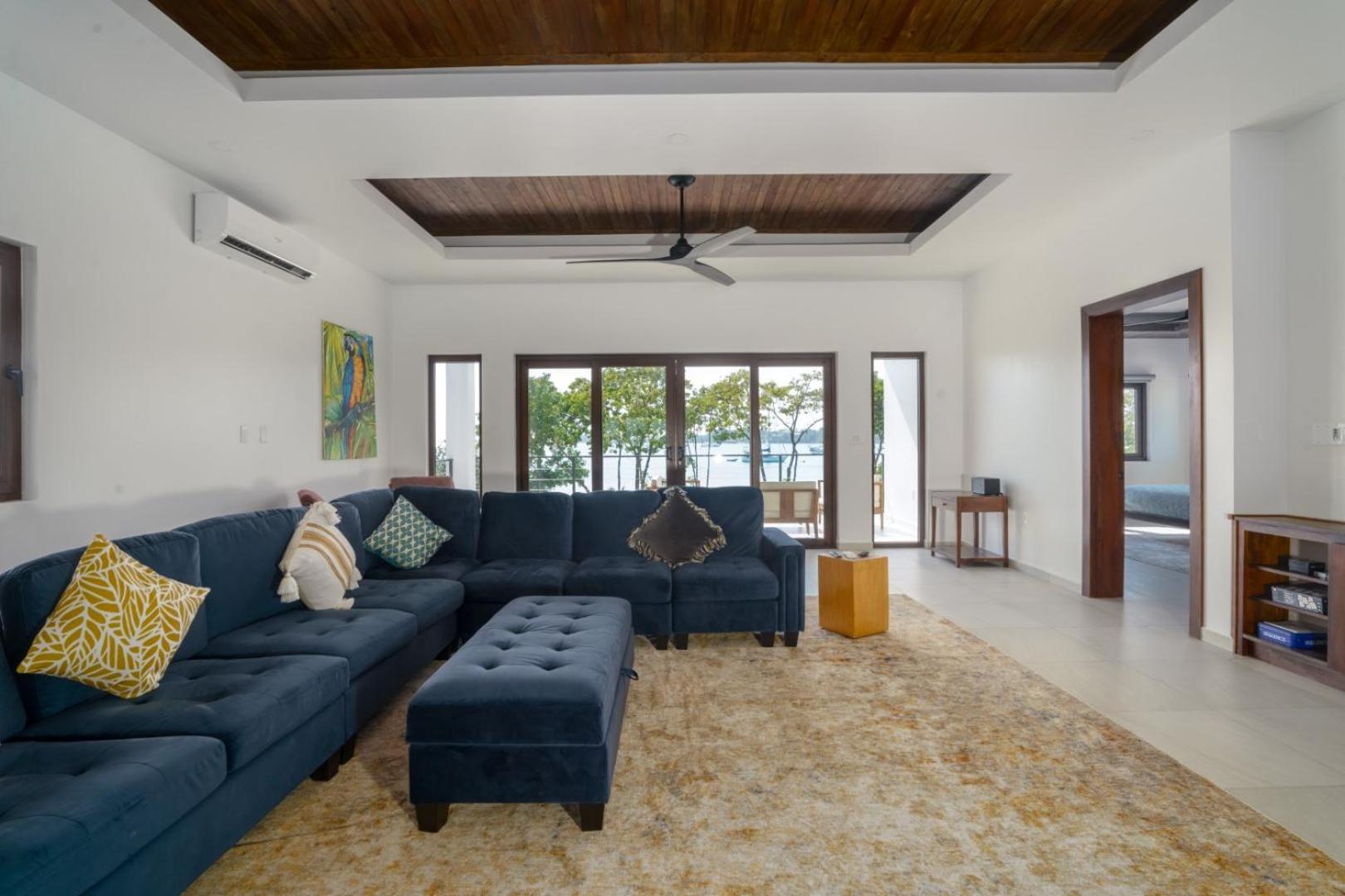 Island Breeze Villa - 5 Bedroom Private Island Villa w Pool
