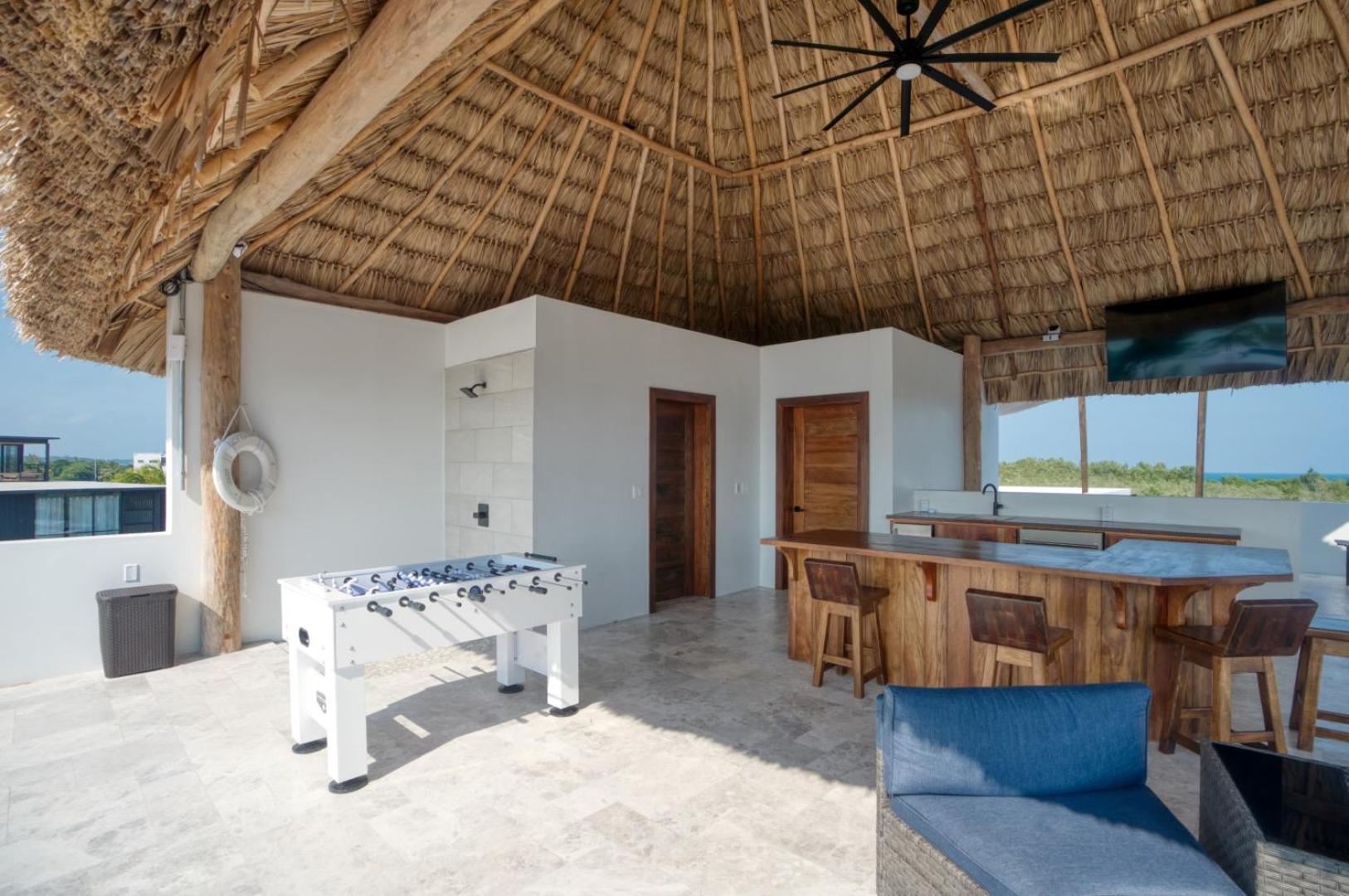 Island Breeze Villa - 5 Bedroom Private Island Villa w Pool