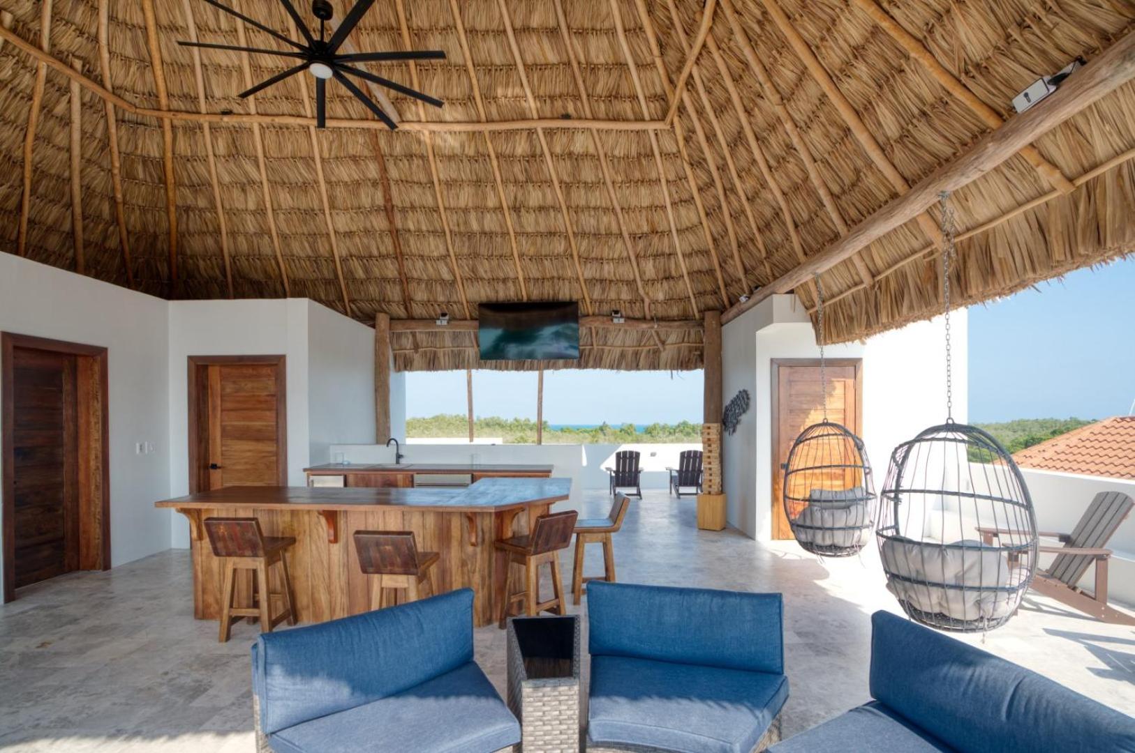 Island Breeze Villa - 5 Bedroom Private Island Villa w Pool