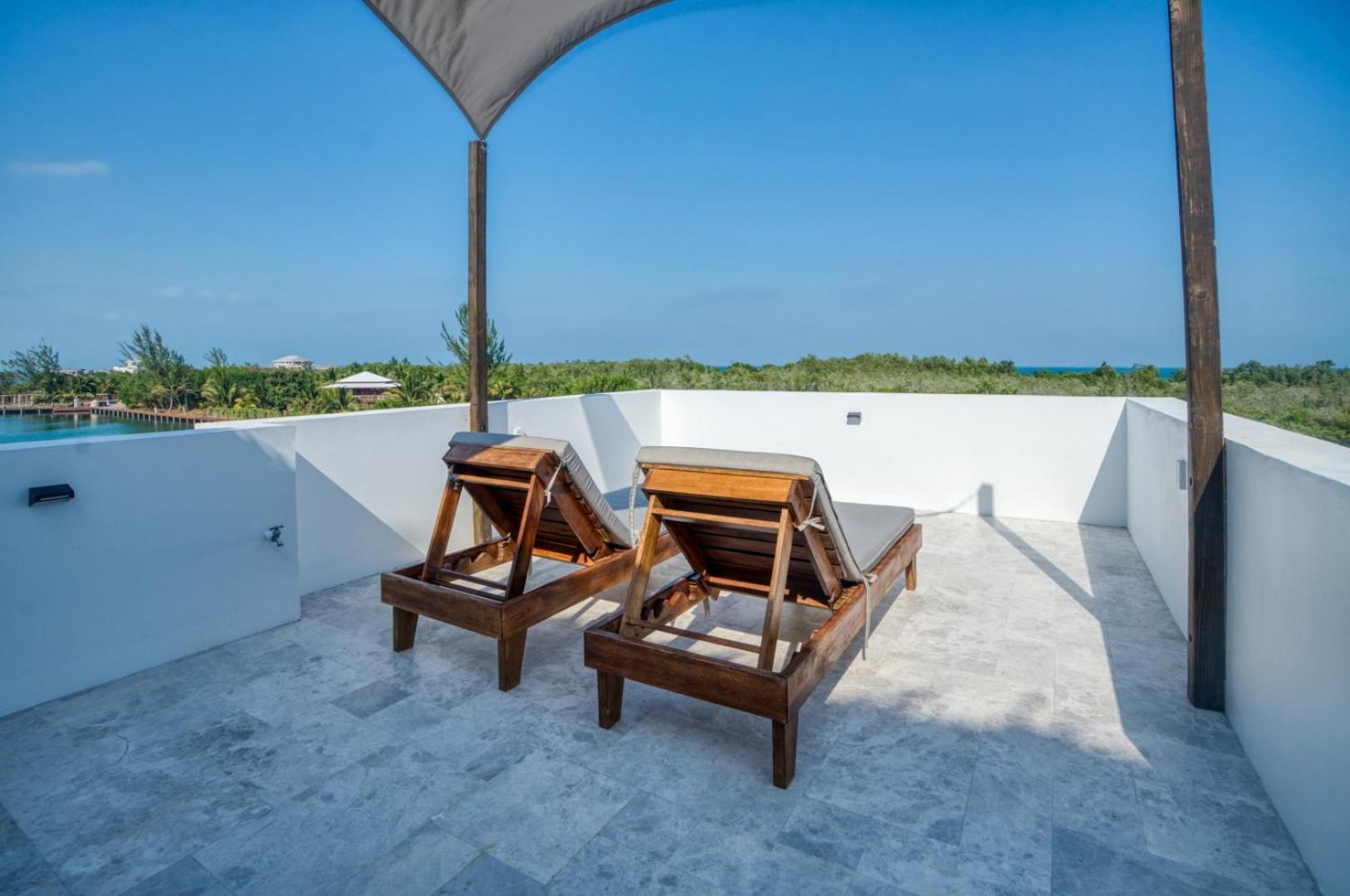 Island Breeze Villa - 5 Bedroom Private Island Villa w Pool