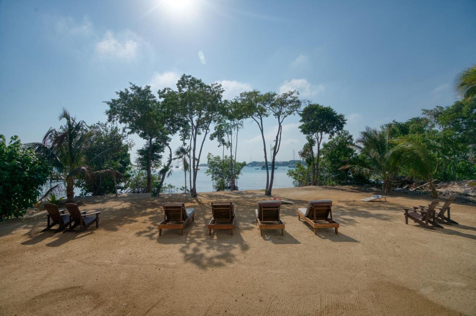 Island Breeze Villa - 5 Bedroom Private Island Villa w Pool